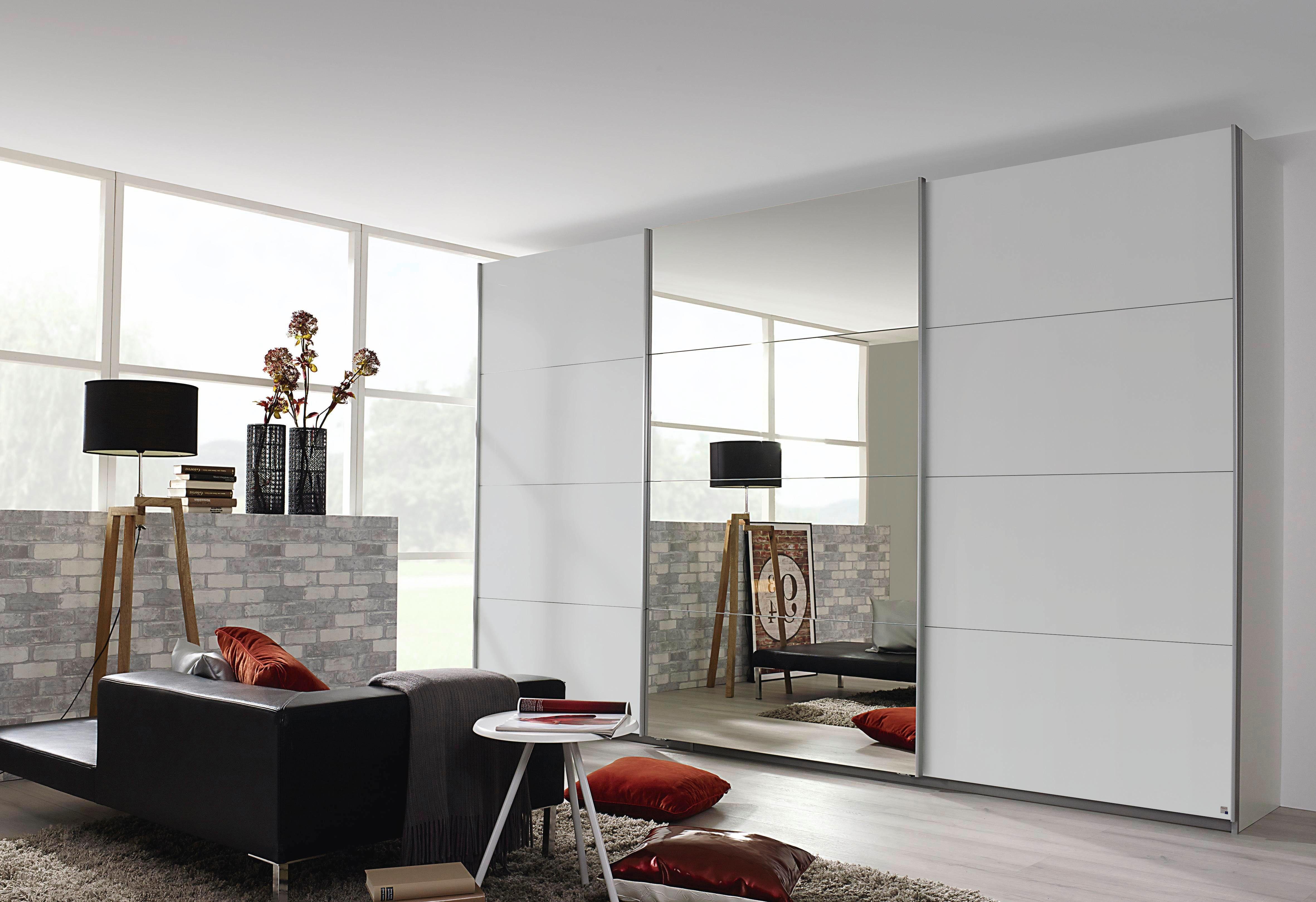 rauch Zweefdeurkast Dobene inclusief lade-inzet en losse planken zweefdeurkasten maat 360 cm x 210 cm x 62 cm wit
