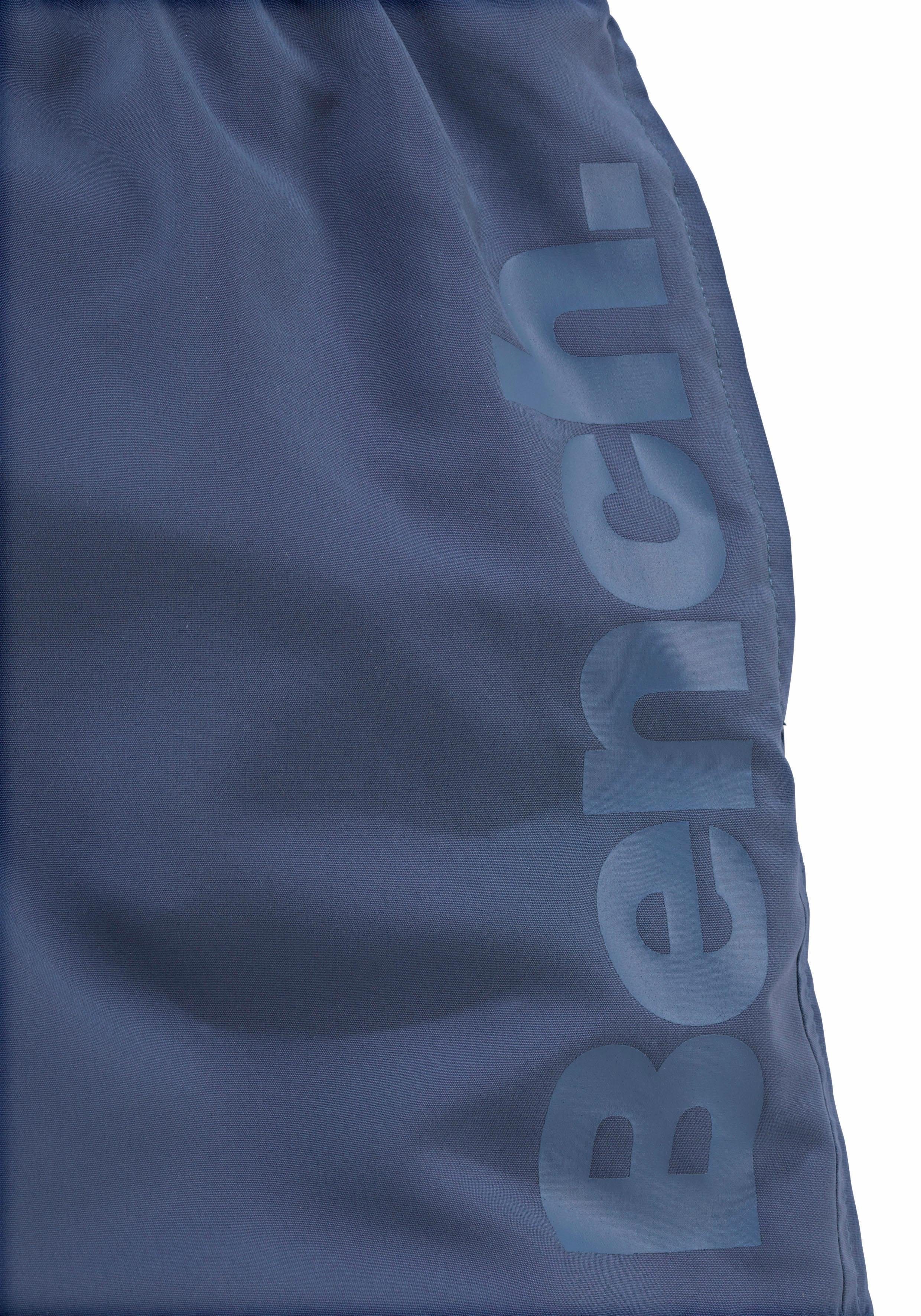Bench. Zwemshort met logo-opschrift opzij