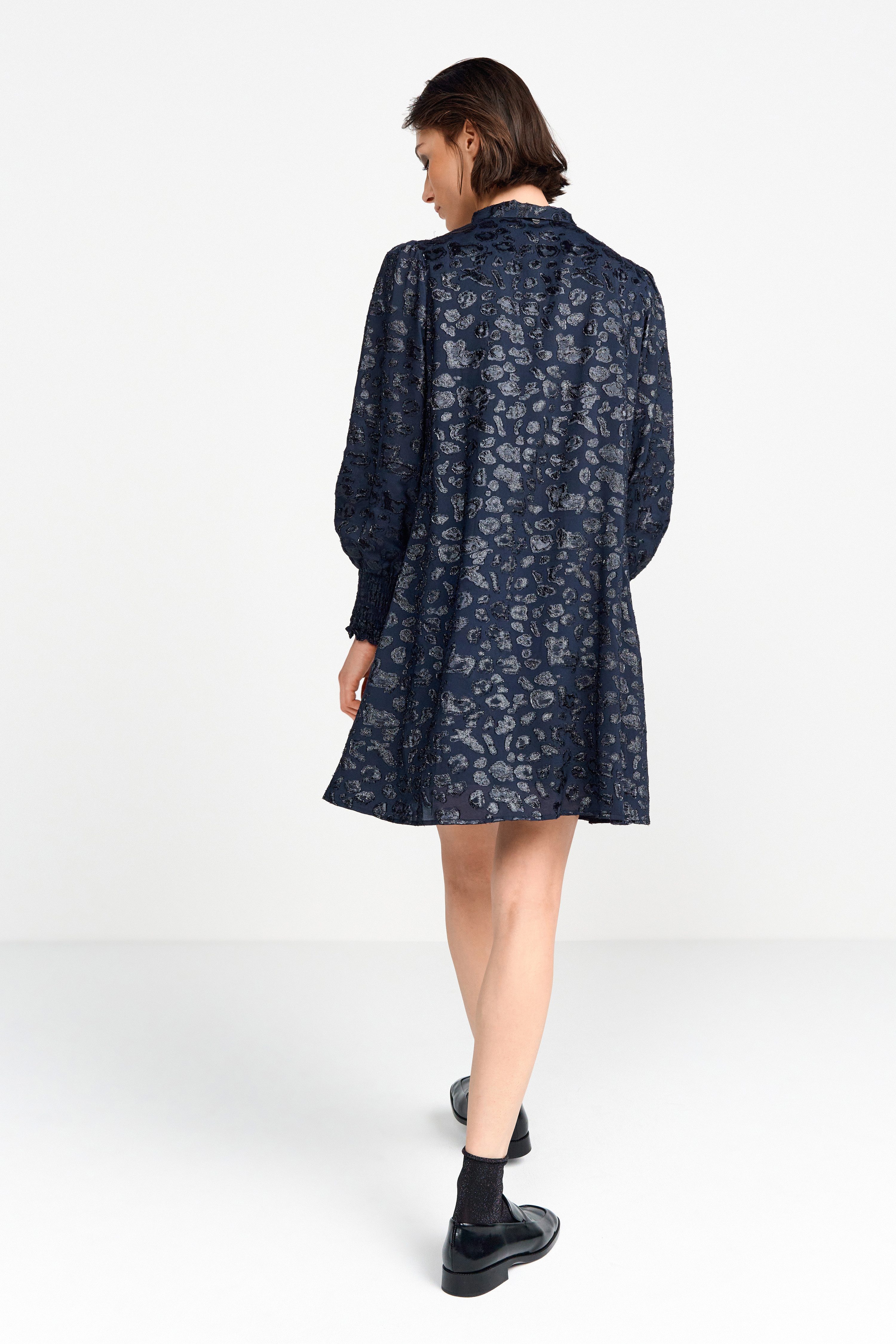 Rich & Royal Mini-jurk in glanzend jacquard-look met leeuw-uitbranding