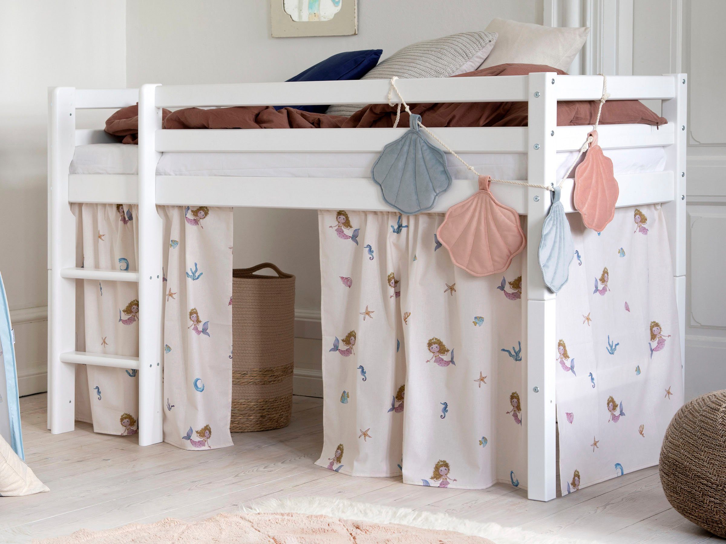 Hoppekids Speelbed Eco Dream Massief houten bed met zeemeermingordijn, matras & 2 maten ter keuze