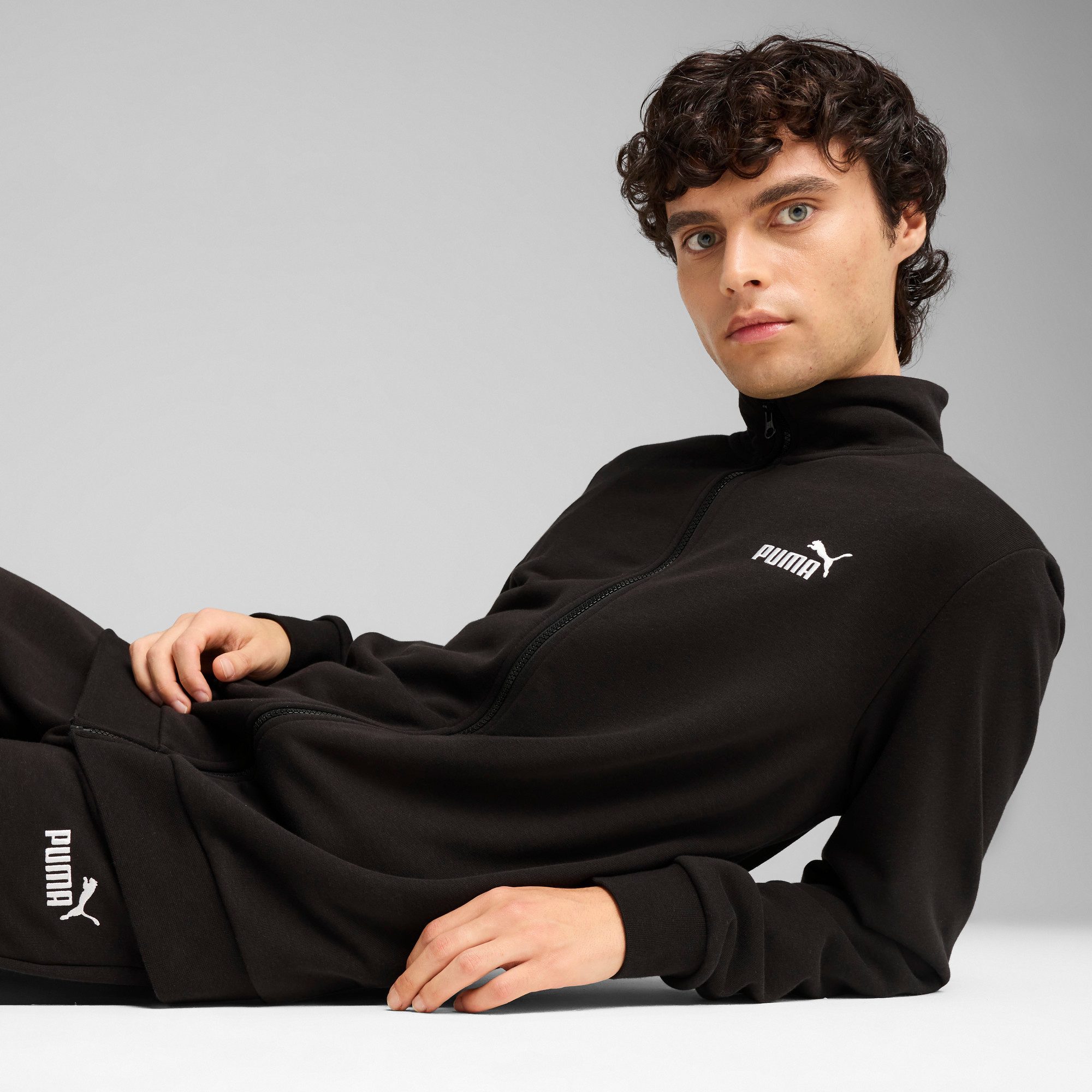 PUMA Trainingspak ESS SWEAT SUIT TR Comfortabele casual joggingpak (2-delig)