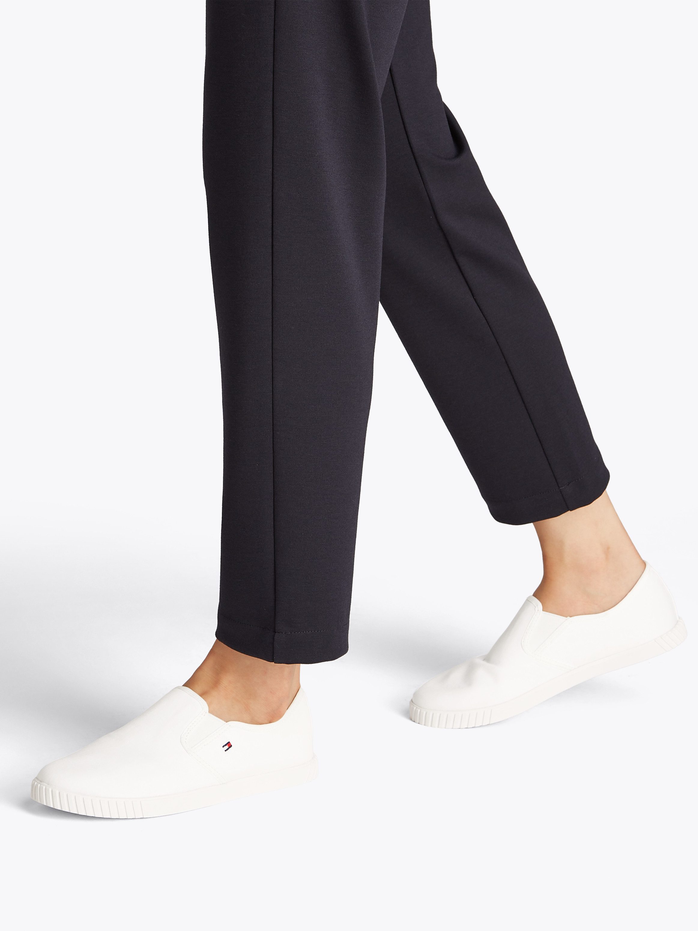 Tommy Hilfiger Slip-on sneakers CANVAS SLIP-ON SNEAKER , vrijetijdsschoen, instapschoen, slipper, lage schoen, vlaggenborduring