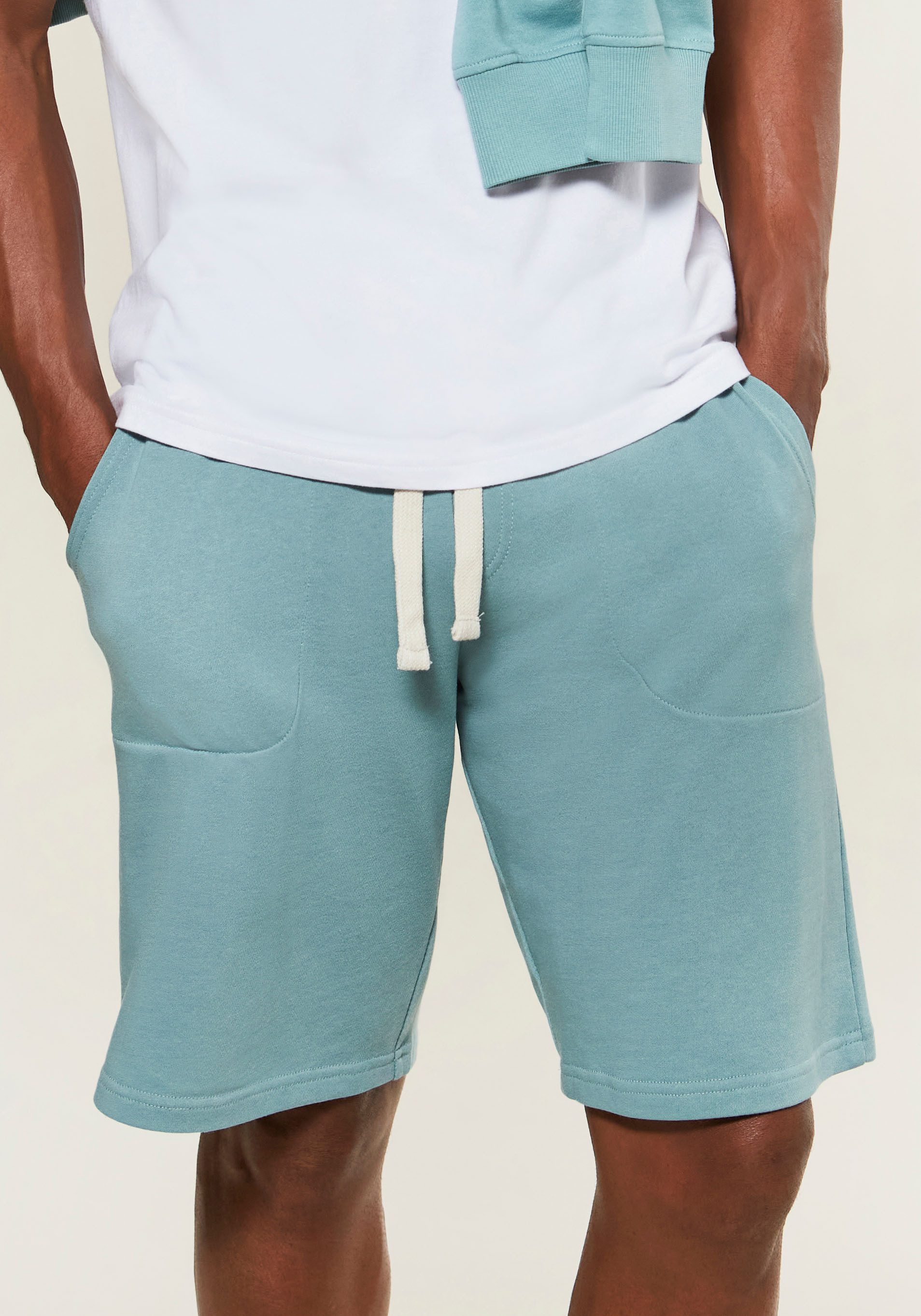 KangaROOS Sweatshort , zijvakken, contrasterende banden