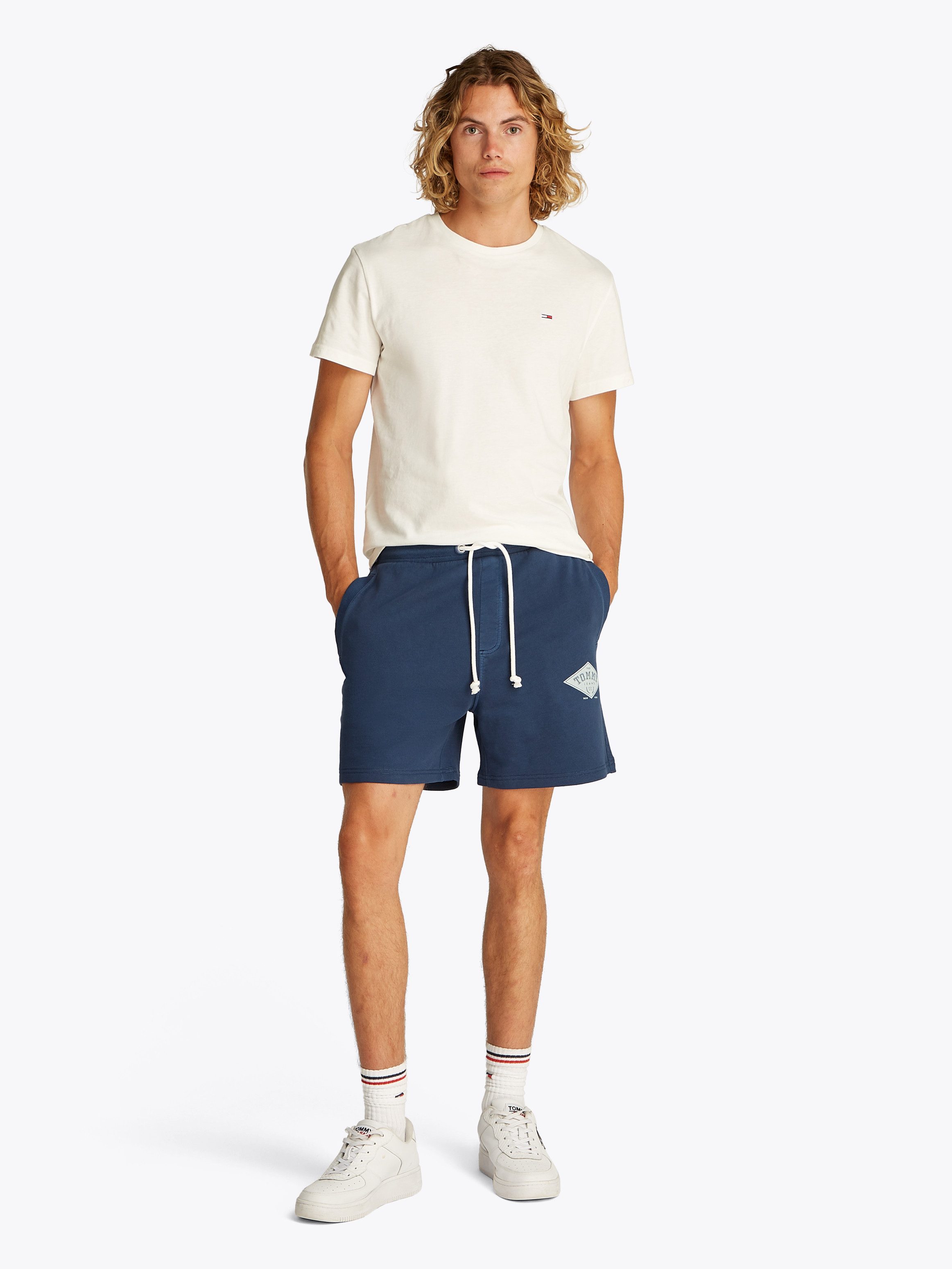 TOMMY JEANS Sweatshort TJM REG VARSITY GRAPHICS SHORT