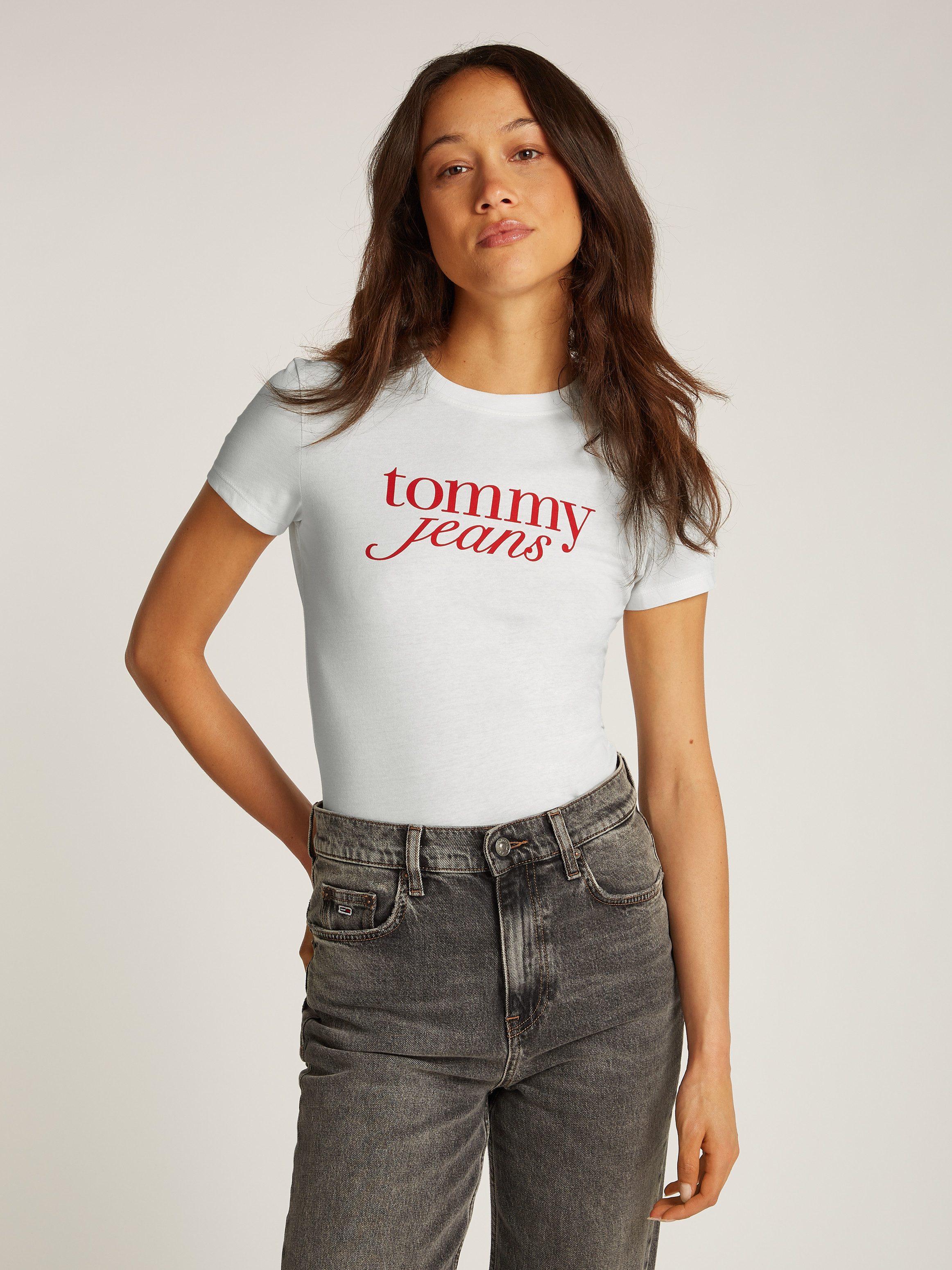 Tommy Jeans Curve Shirt met ronde hals Shirt TJW SLIM ESSENTIAL in grote maten, logoprint op borsthoogte, met logoborduring