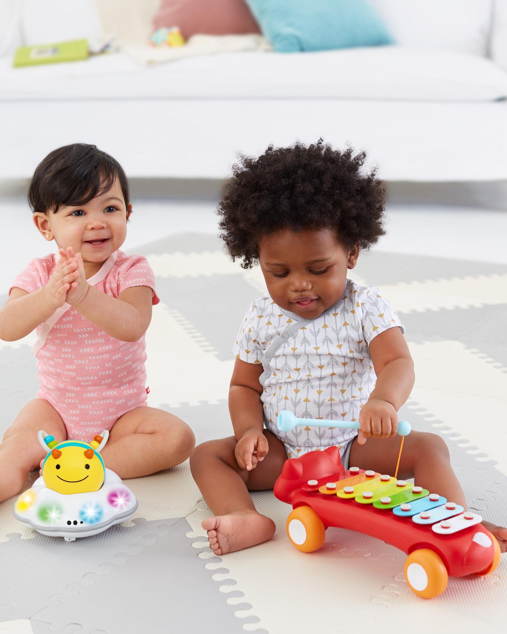 Skip Hop Leerspeelgoed Explore & More kruipspeelgoed bij