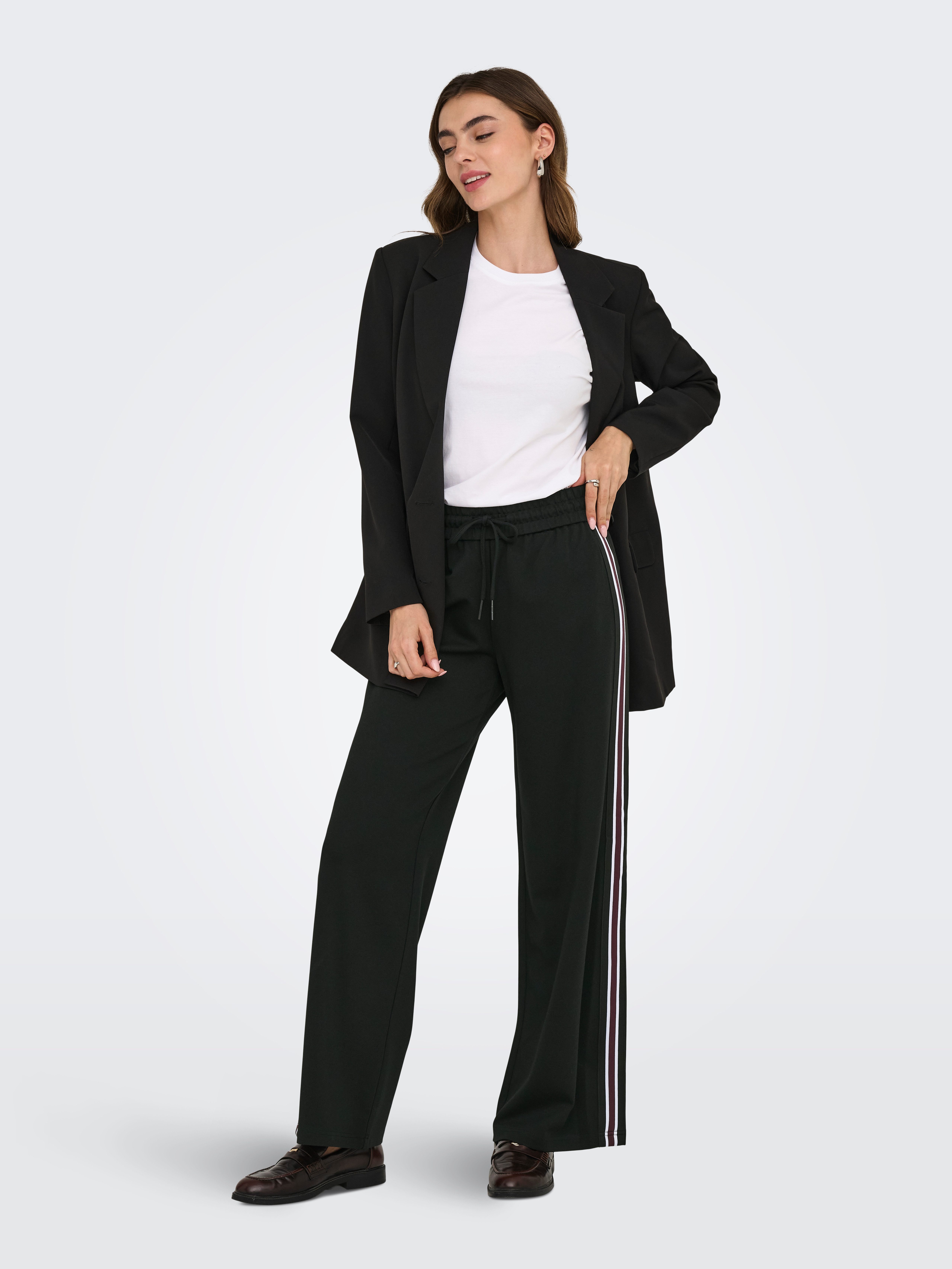 Only Joggingbroek ONLPOPTRASH-TADIA MW X-WIDE TAPE PNT