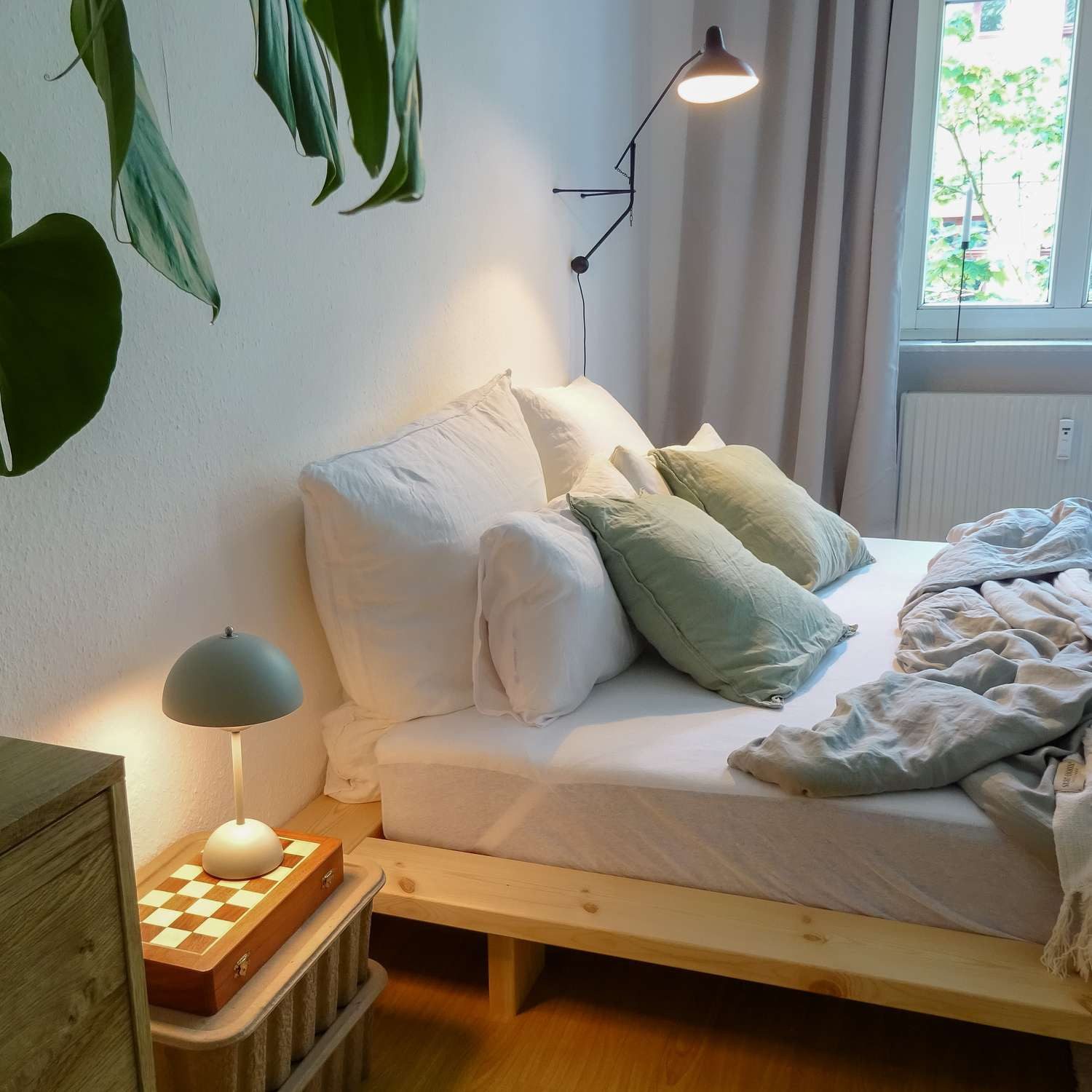 Karup Bedframe JAPAN BED grondbed, houten frame, futonbed, jeugdbed, houten bed Massief houten bed met lattenbodem, massief grenen, bed zonder hoofdeinde