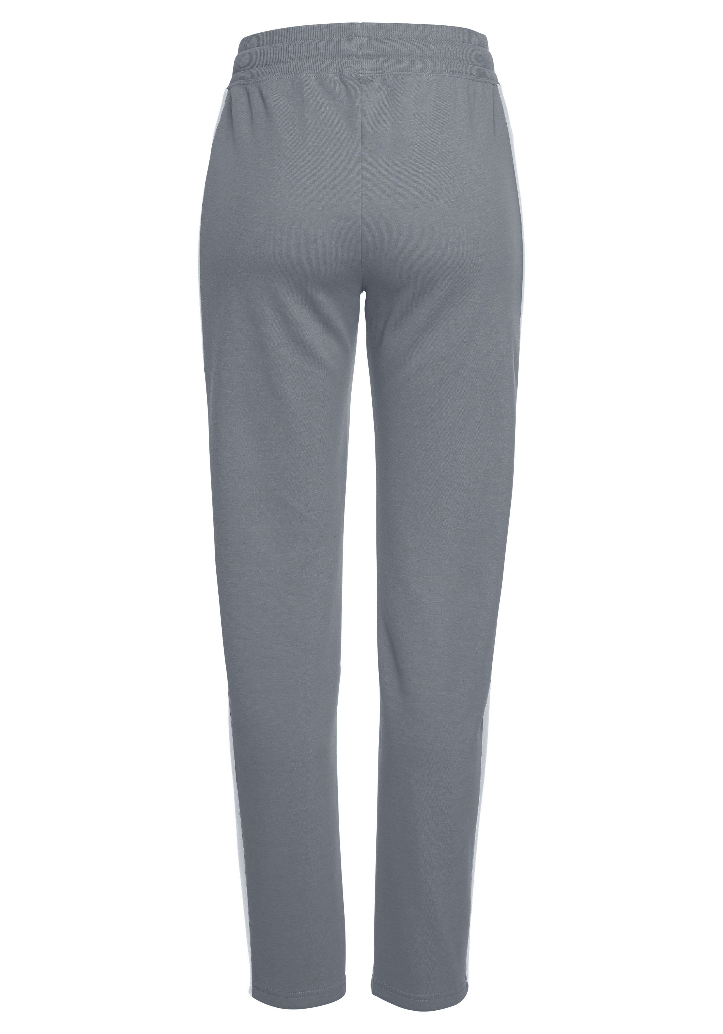 Bench. Loungewear Loungebroek met zijstrepen en rechte pijpen, loungepak