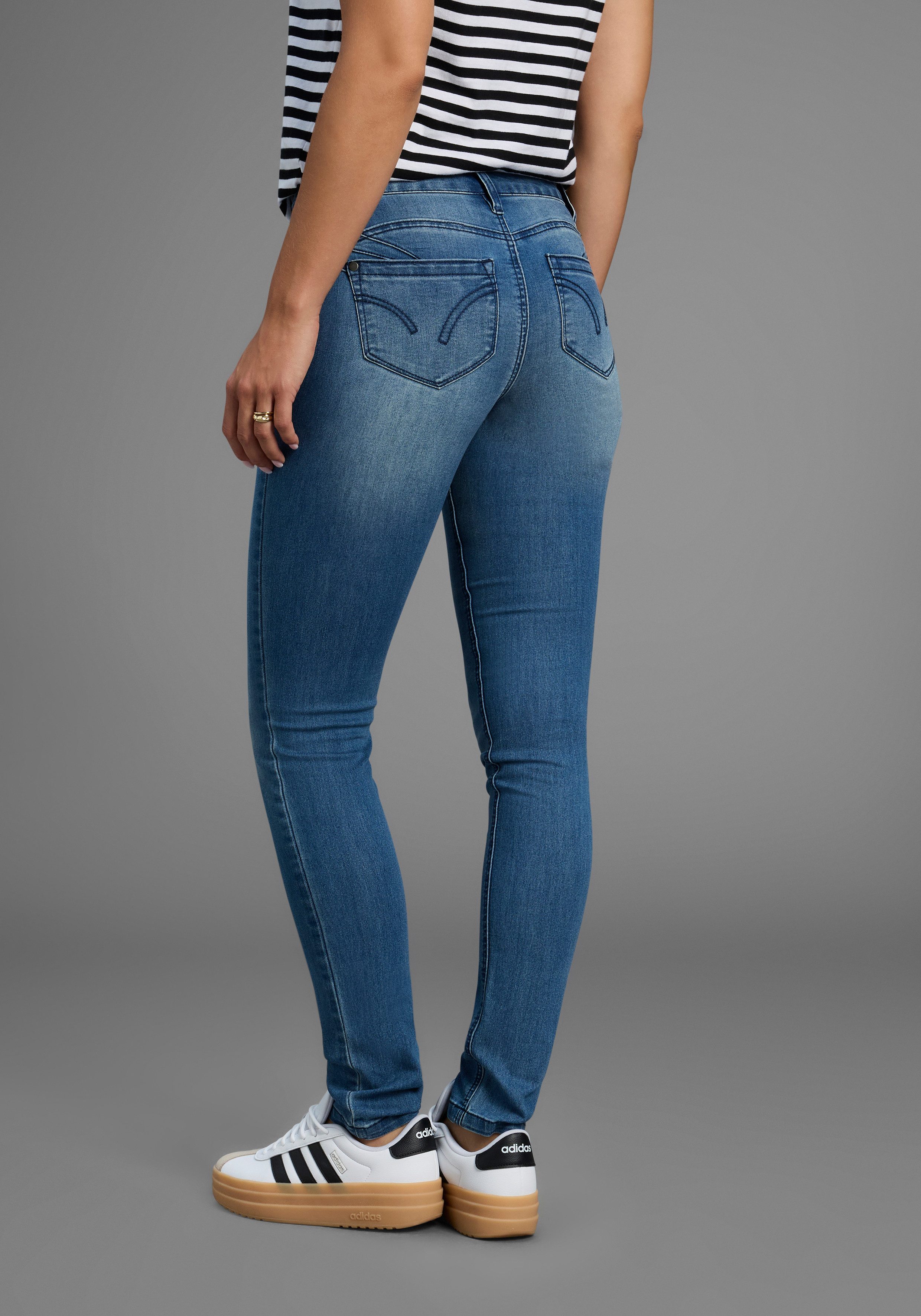 Arizona Skinny fit jeans Shaping skinny pasvorm, normale taille, in stretchkwaliteit, used-look