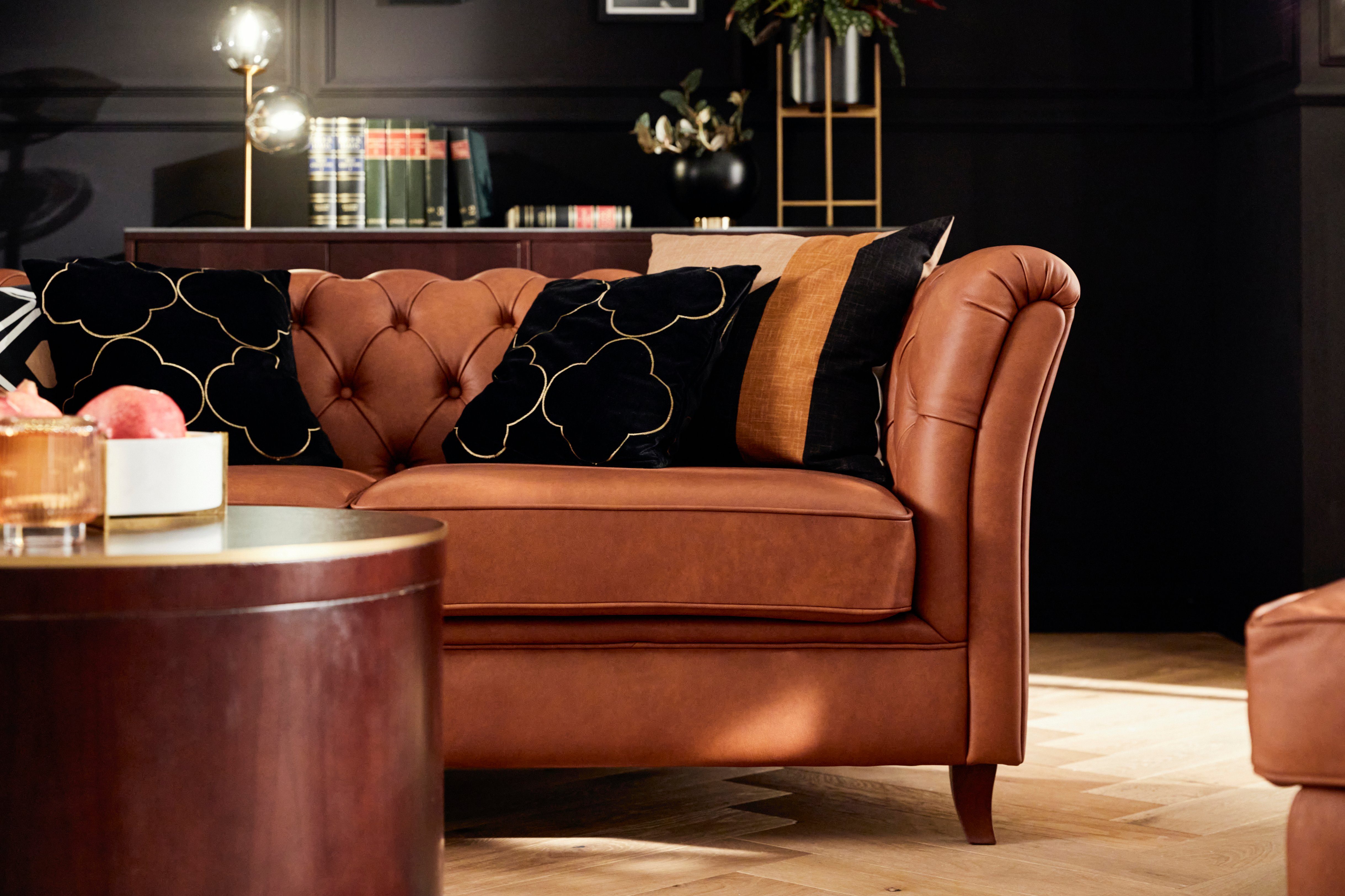 Home affaire Chesterfield-bank Reims met echte chesterfield-capitonnage, uitstekende verwerking