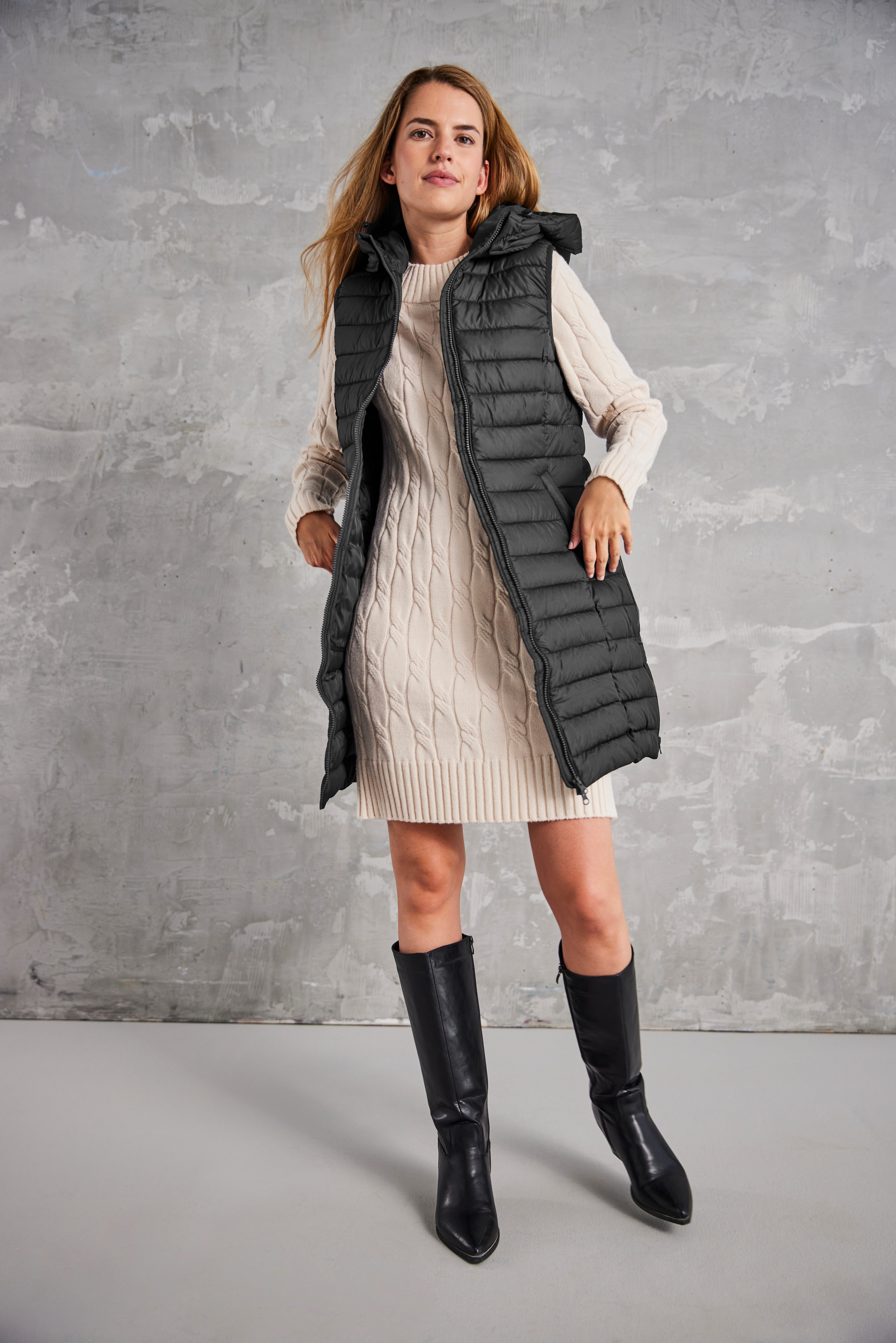 Aniston CASUAL Bodywarmer met verstelbare capuchon