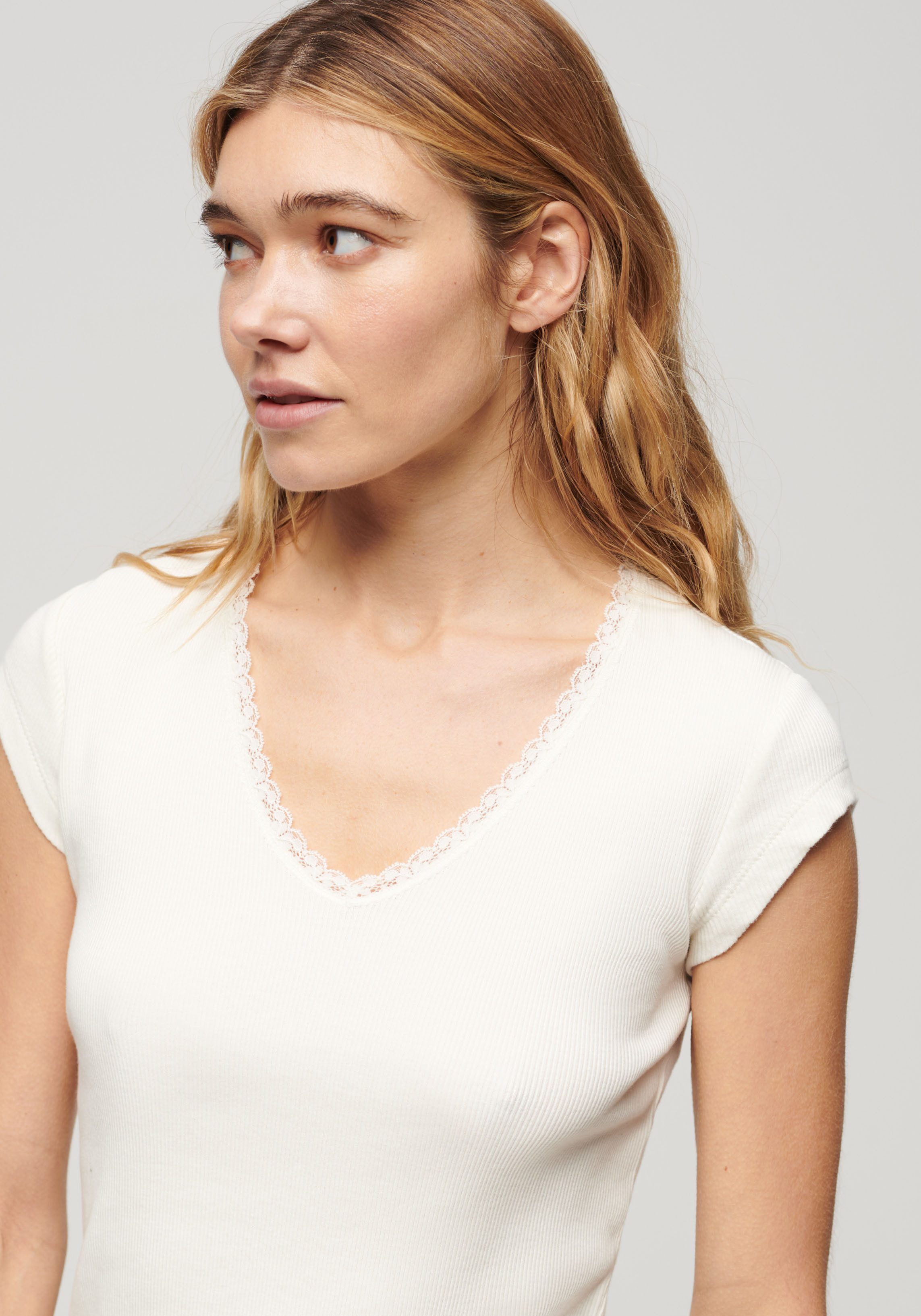 Superdry T-shirt ESSENTIAL LACE TRIM V TEE