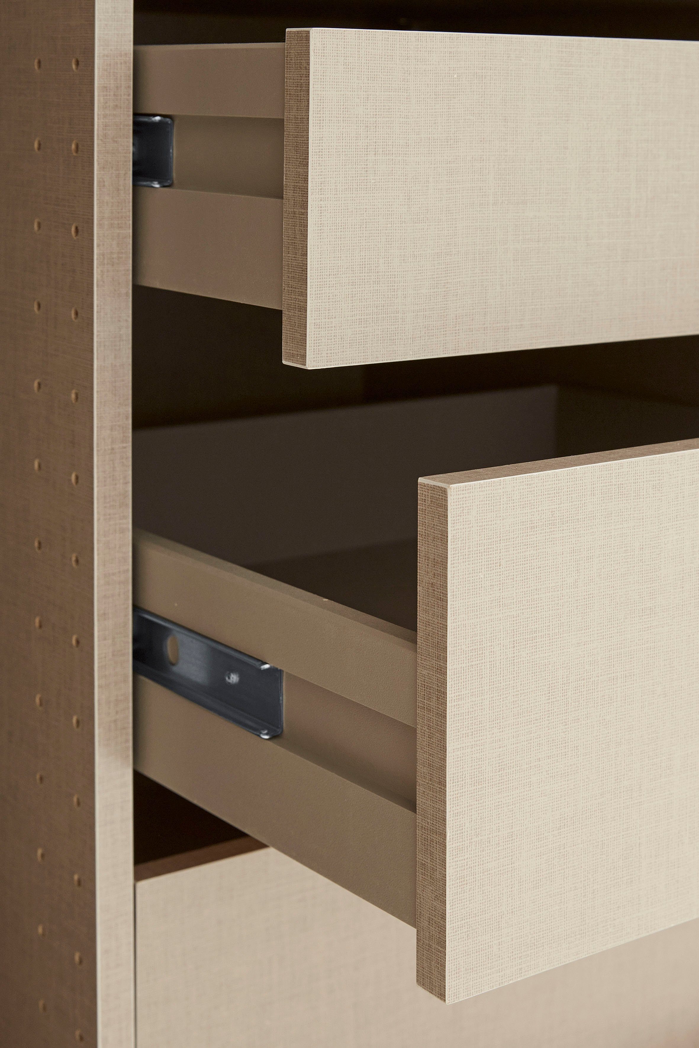 rauch Draaideurkast Kledingkast kast garderobe TOPSELLER OTELI incl. binnenindeling met 3 binnenlades extra planken optioneel met spiegel made in germany
