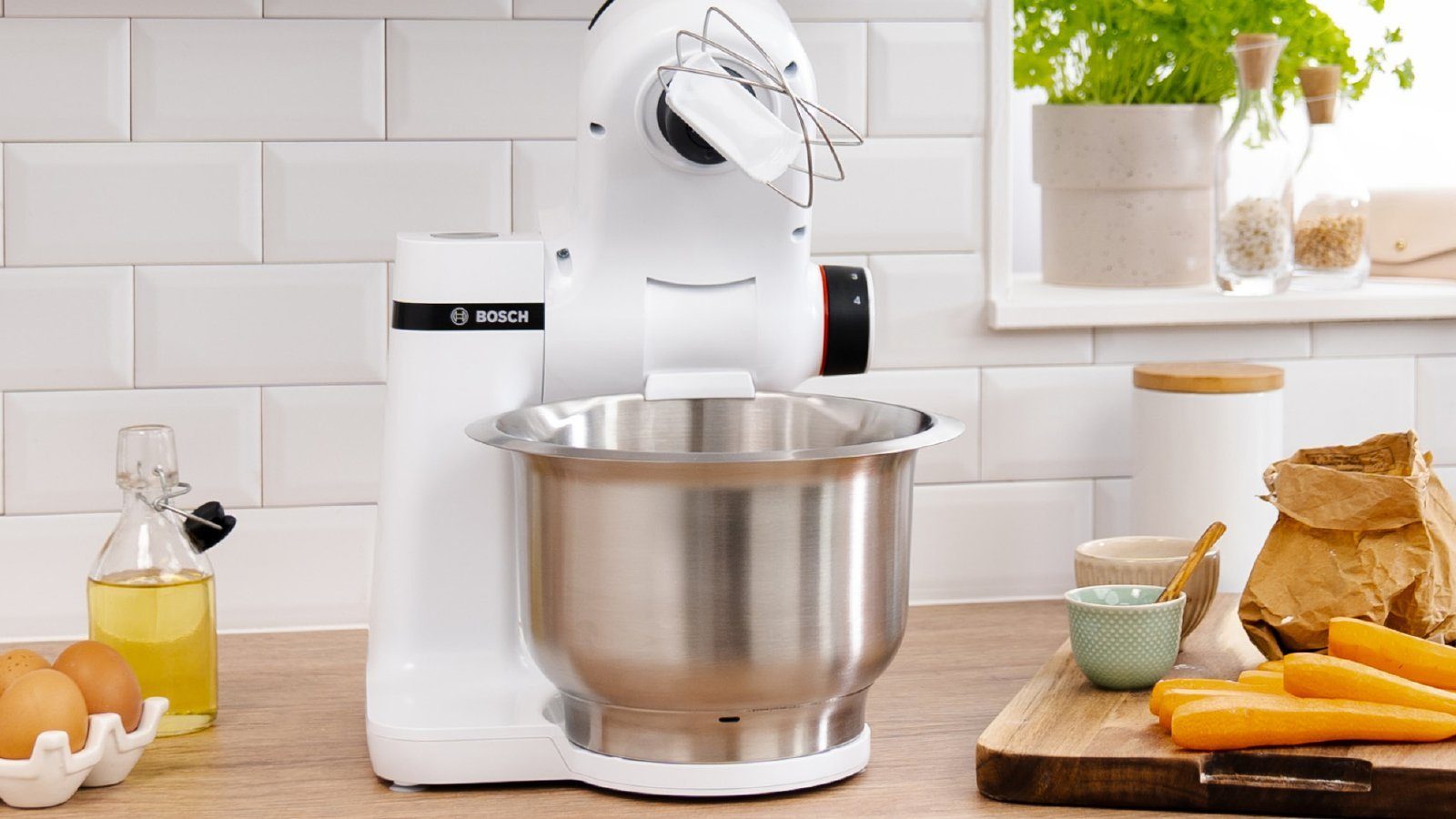 BOSCH Keukenmachine Serie 2 MUMS2EW01, roestvrijstalen kom, doorloopsnijder, deksel Planetair mengsysteem, kneedhaak/klopper/menghaak roestvrij staal, 4 niveaus, wit