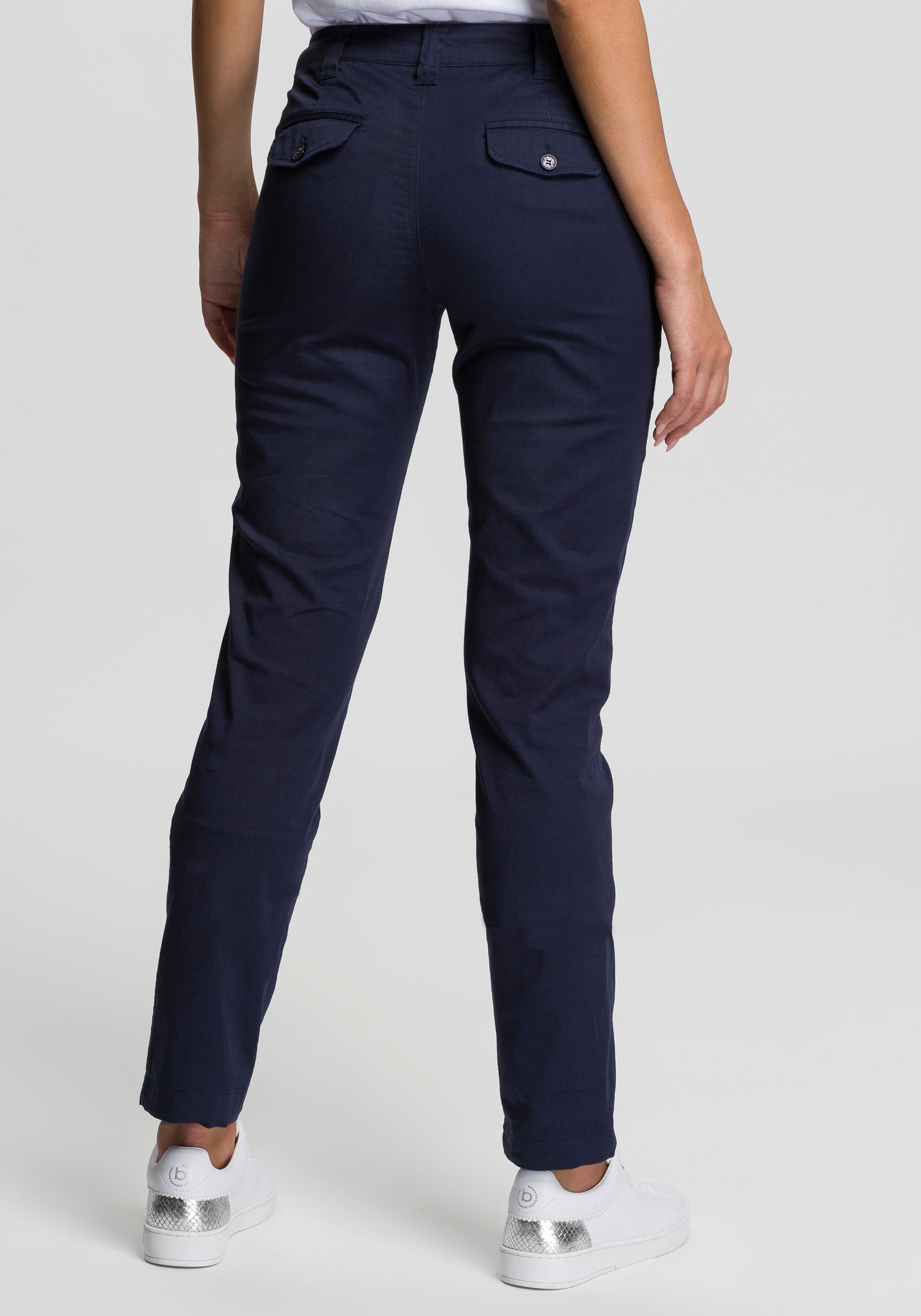 AJC Chino in een vlot model met klepzakken