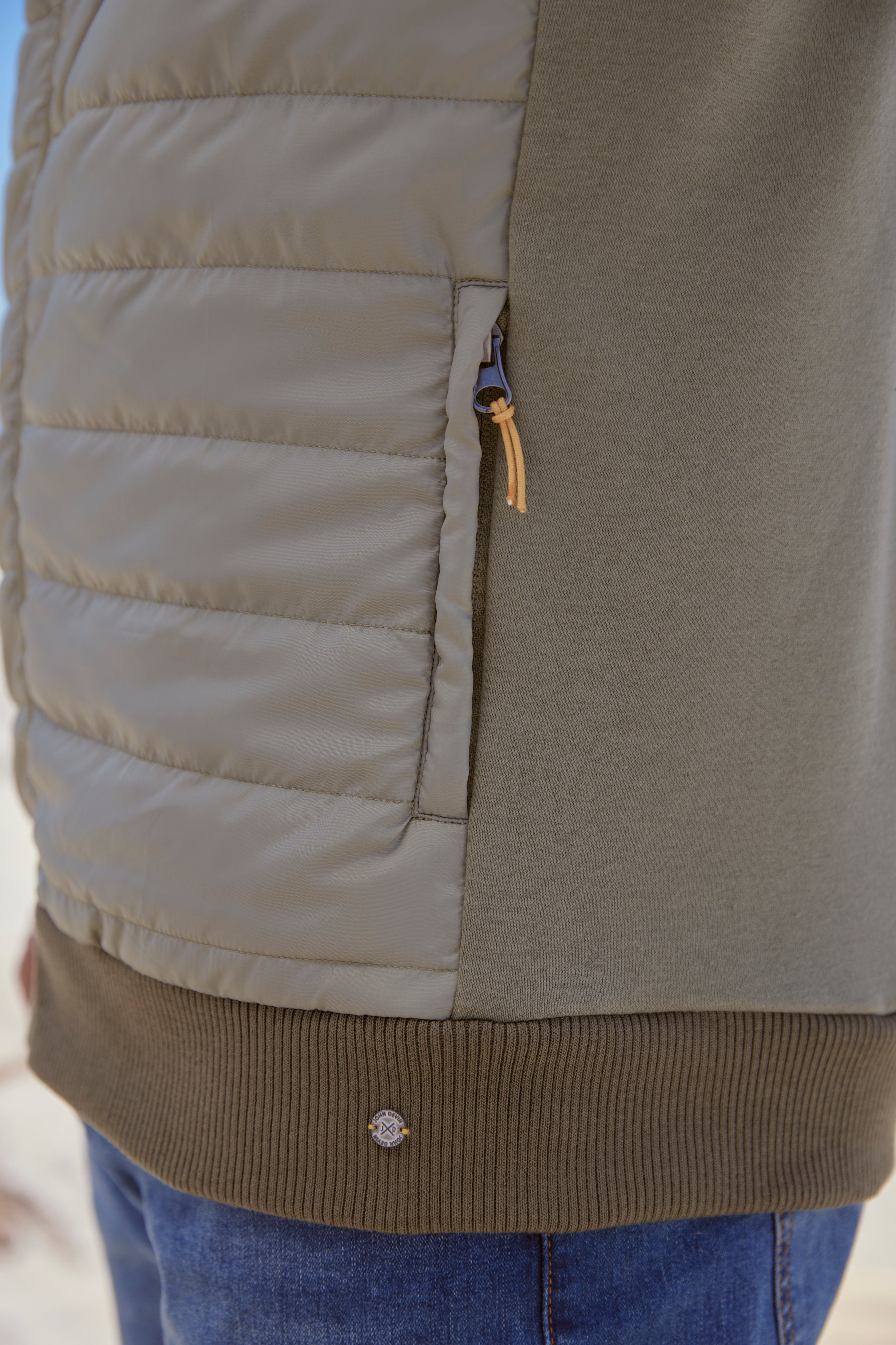 H.I.S Capuchonsweatvest in het voorste gedeelte gestikt, met afneembare capuchon