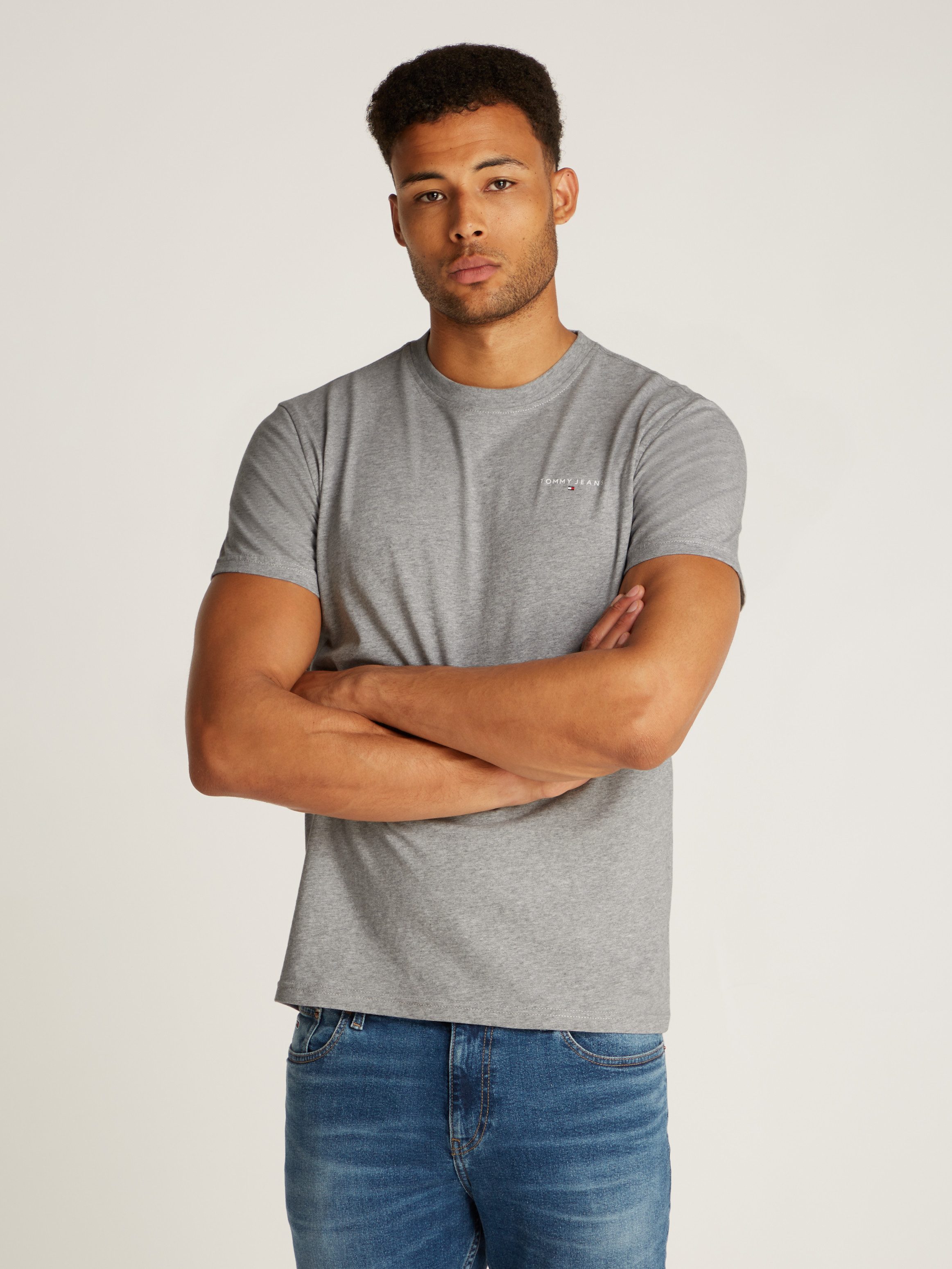 Tommy Jeans Plus Shirt met ronde hals TJM SLIM LINEAR CHEST SS TEE EXT