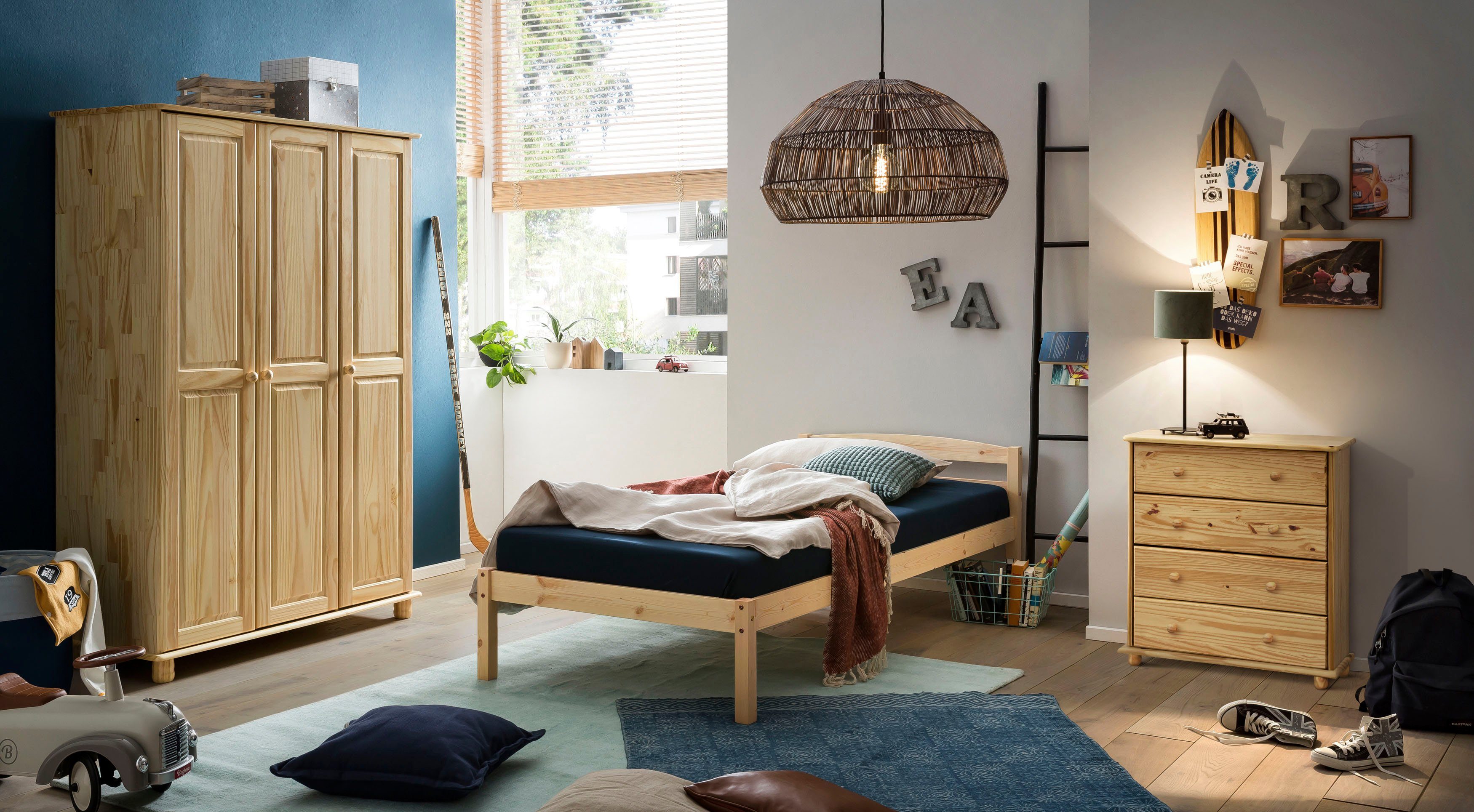 Home affaire Kast Chur gemaakt van massief grenen, breedte 80 cm, hoogte 102 cm