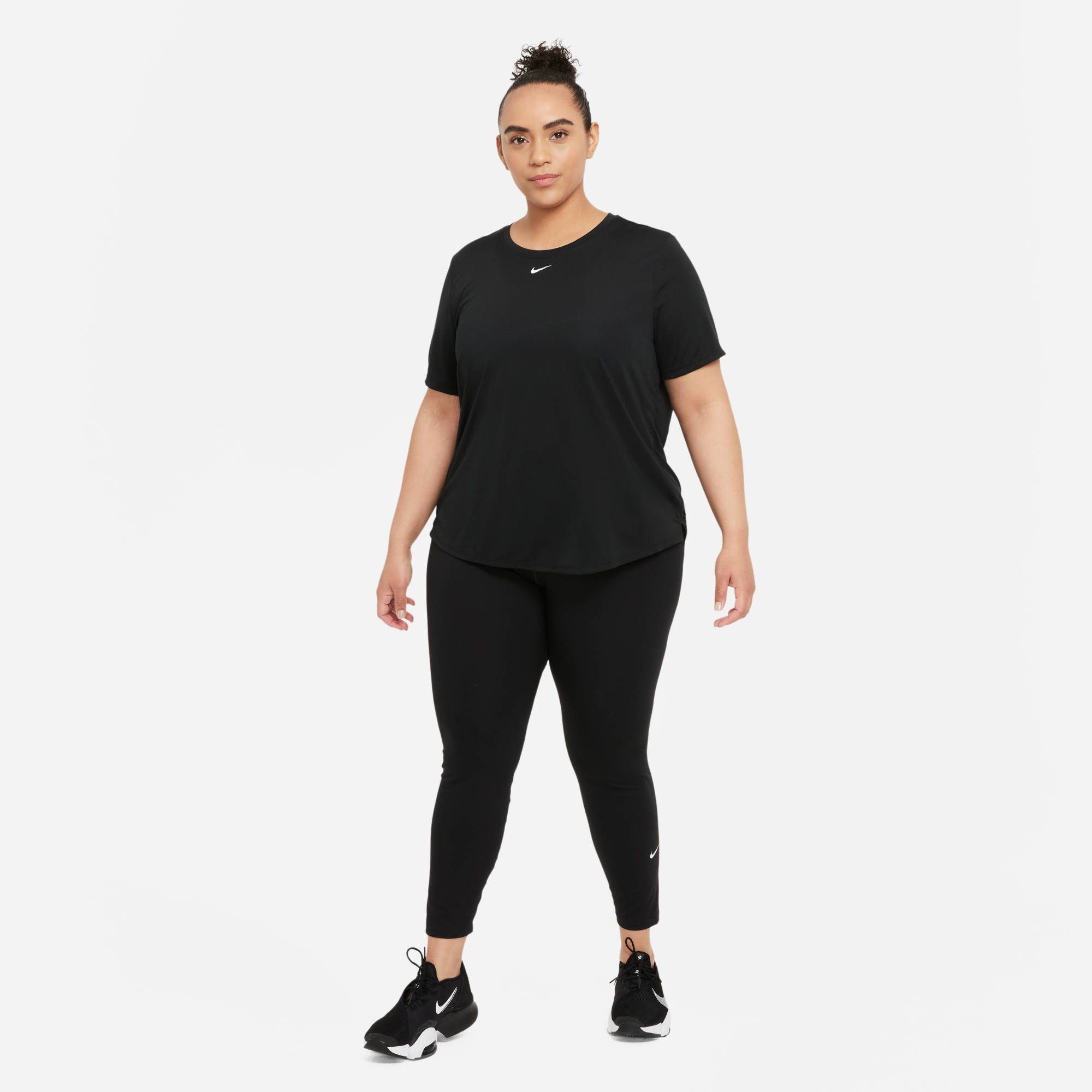 Nike Trainingsshirt Dri-FIT One Women's Standard Fit Short-Sleeve Top (Plus Size)