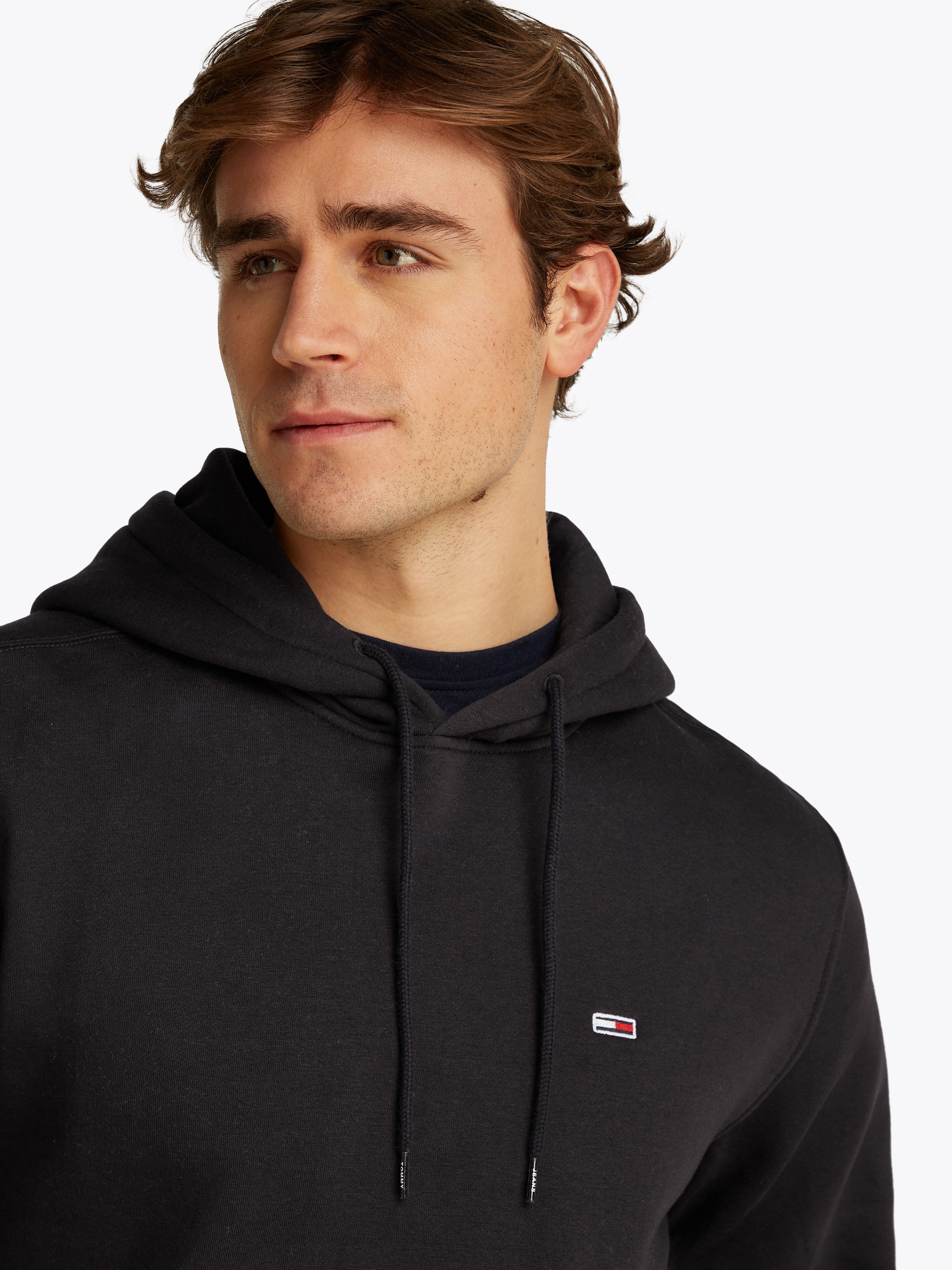 TOMMY JEANS Sweatshirt TJM REG S FLAG HOODIE met geborduurd merklogo op borsthoogte