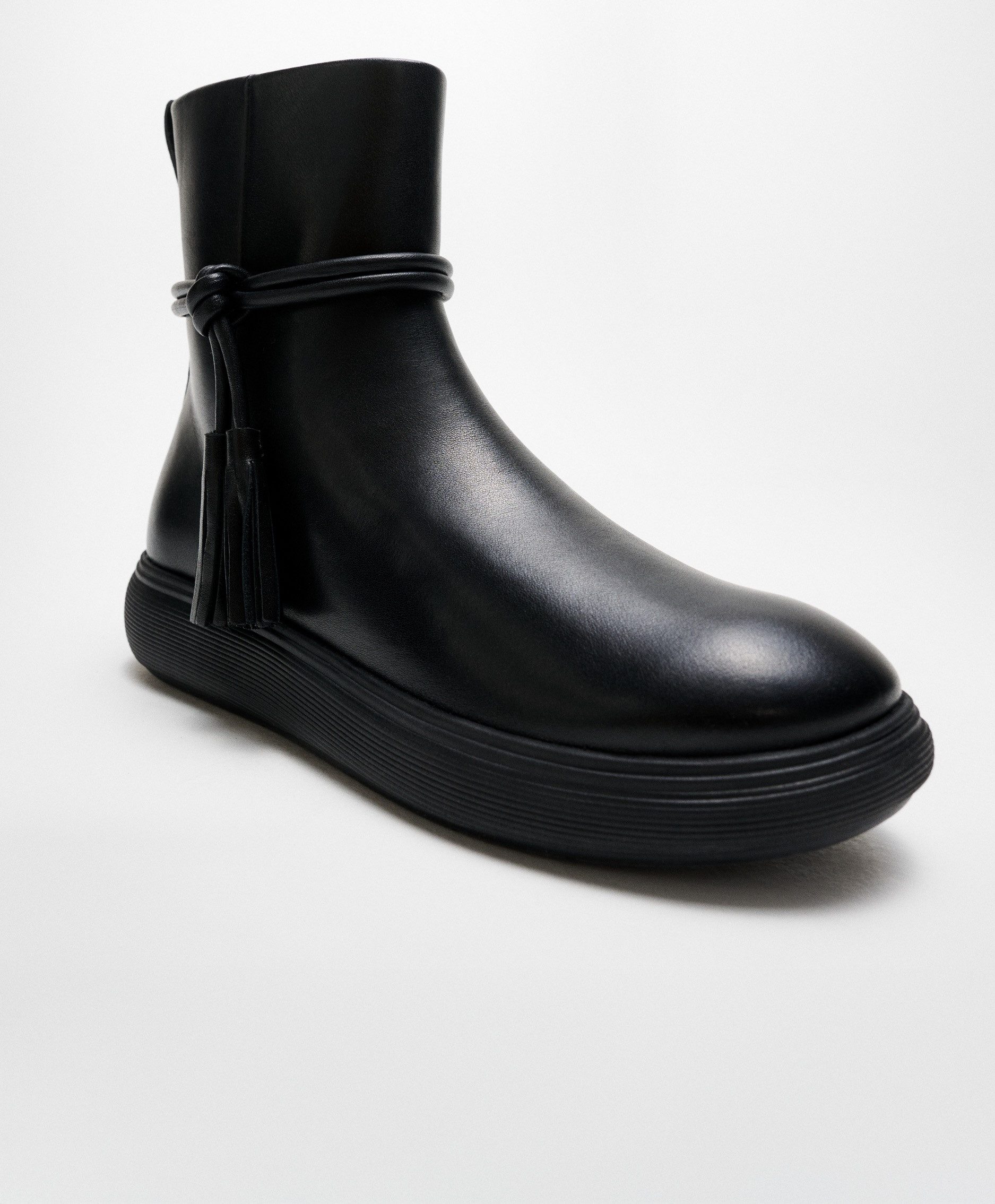 Fitflop Plateaulaarsjes IQ-COMFF TASSEL Boots, chunky boots met plateauzool
