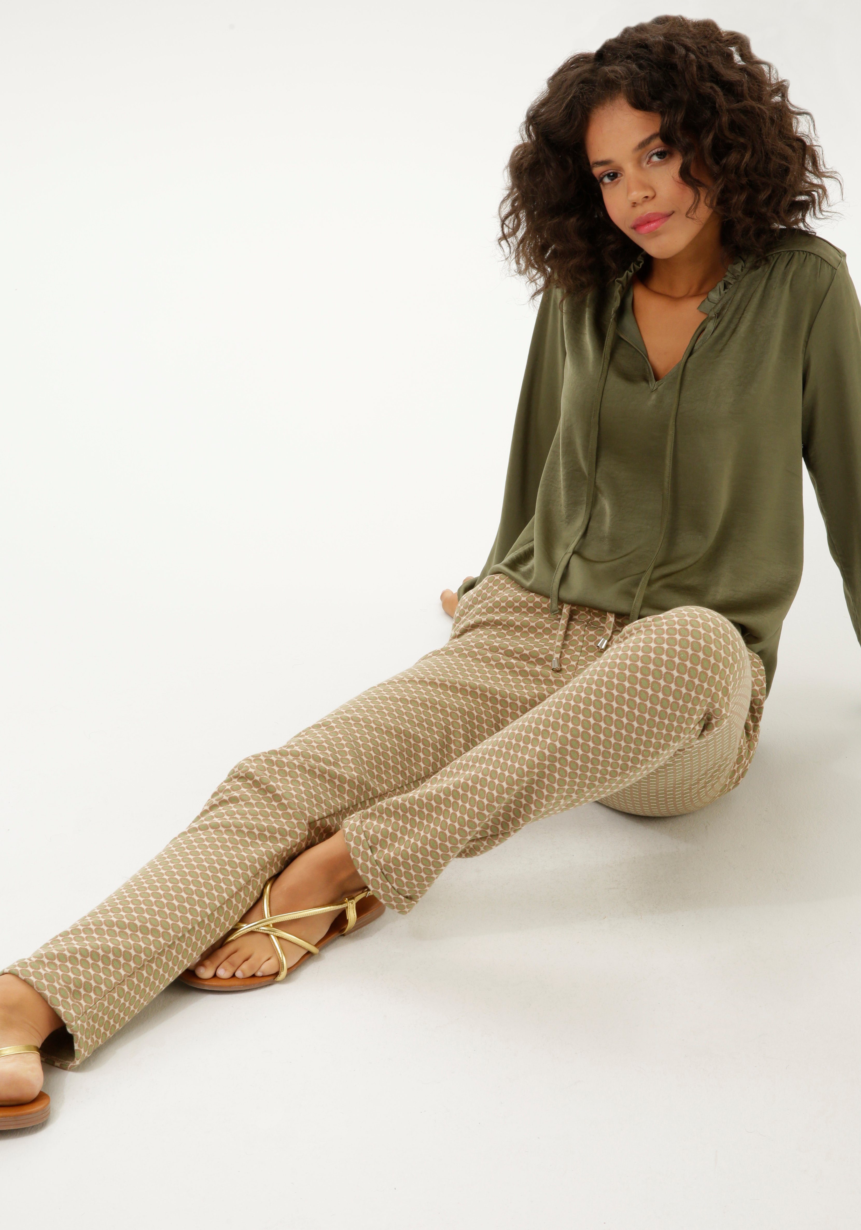Aniston CASUAL Comfortbroek in kleurharmonisch stippenpatroon