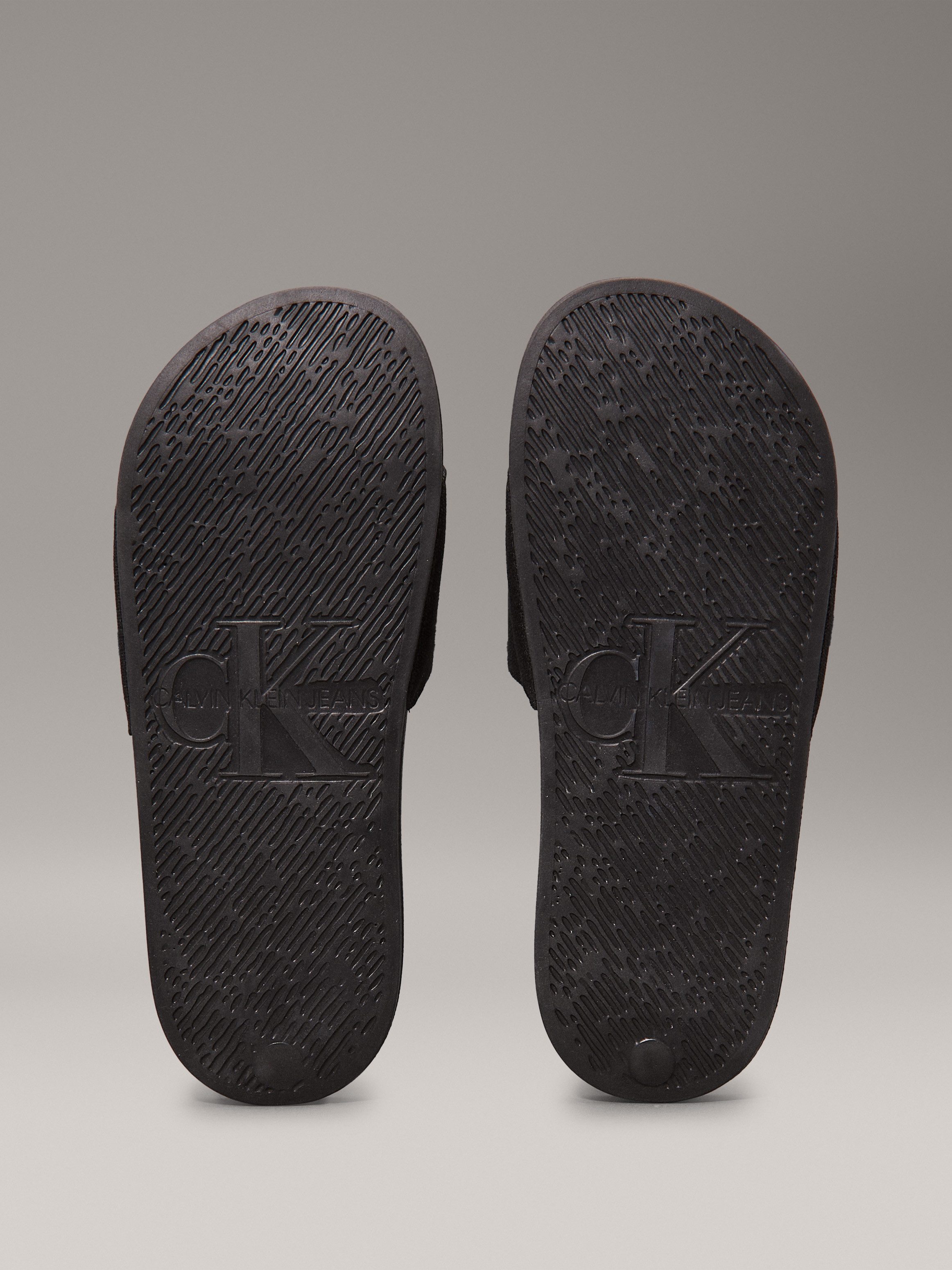 Calvin Klein Slippers SLIDE MONOGRAM WMNS , badschoen, slippers, zomerpantolette, strandschoen om in te stappen