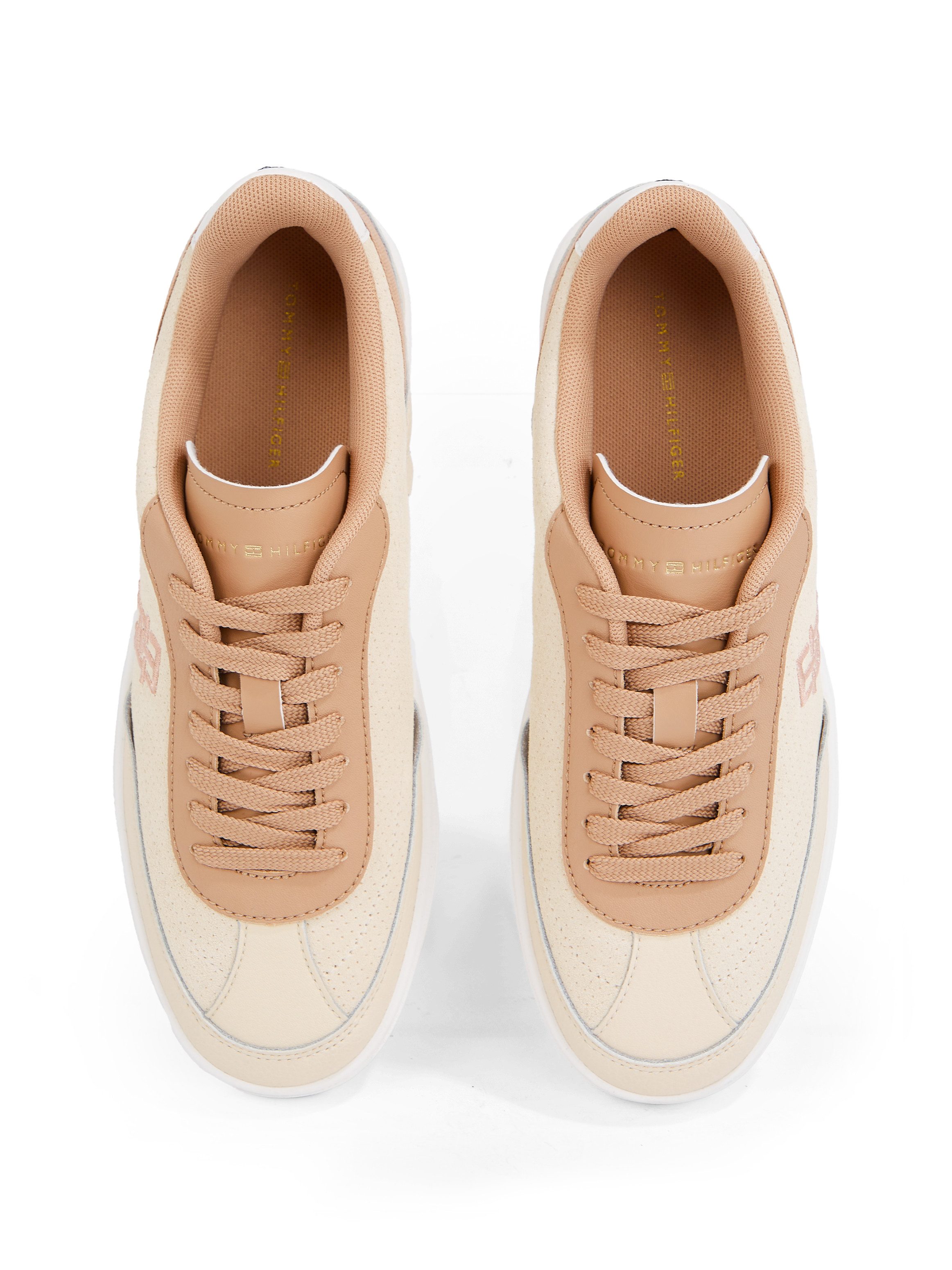 Tommy Hilfiger Plateausneakers TH HERITAGE SNEAKER PERF vrijetijdsschoen, lage schoen, veterschoen met th-logo-borduring