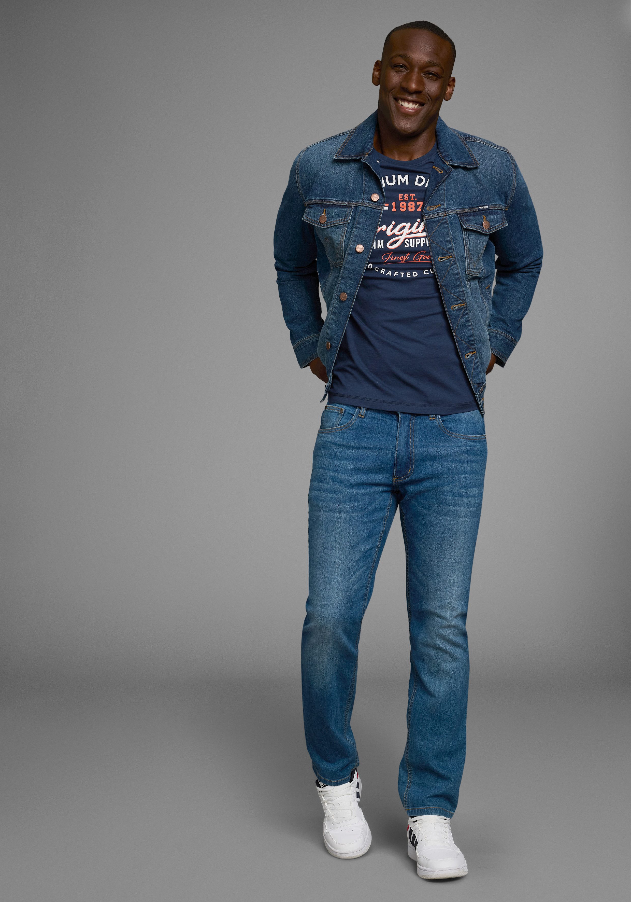 AJC T-shirt korte mouwen, smalle snit, met stijlvolle druk