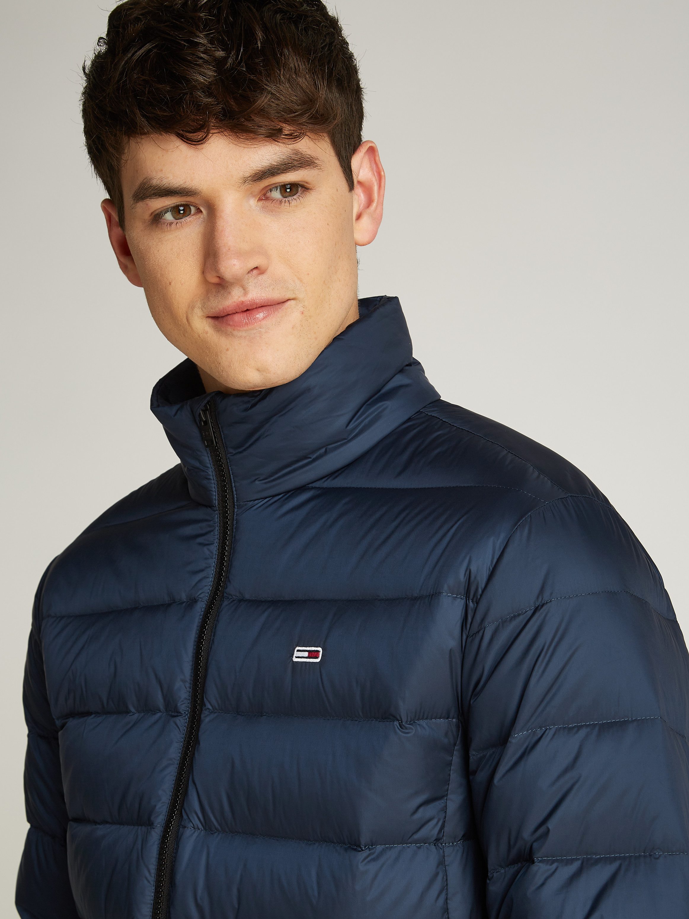 Tommy Jeans Plus Gewatteerde jas TJM LT DOWN JACKET EXT in grote maten, logoborduring, ritszakken