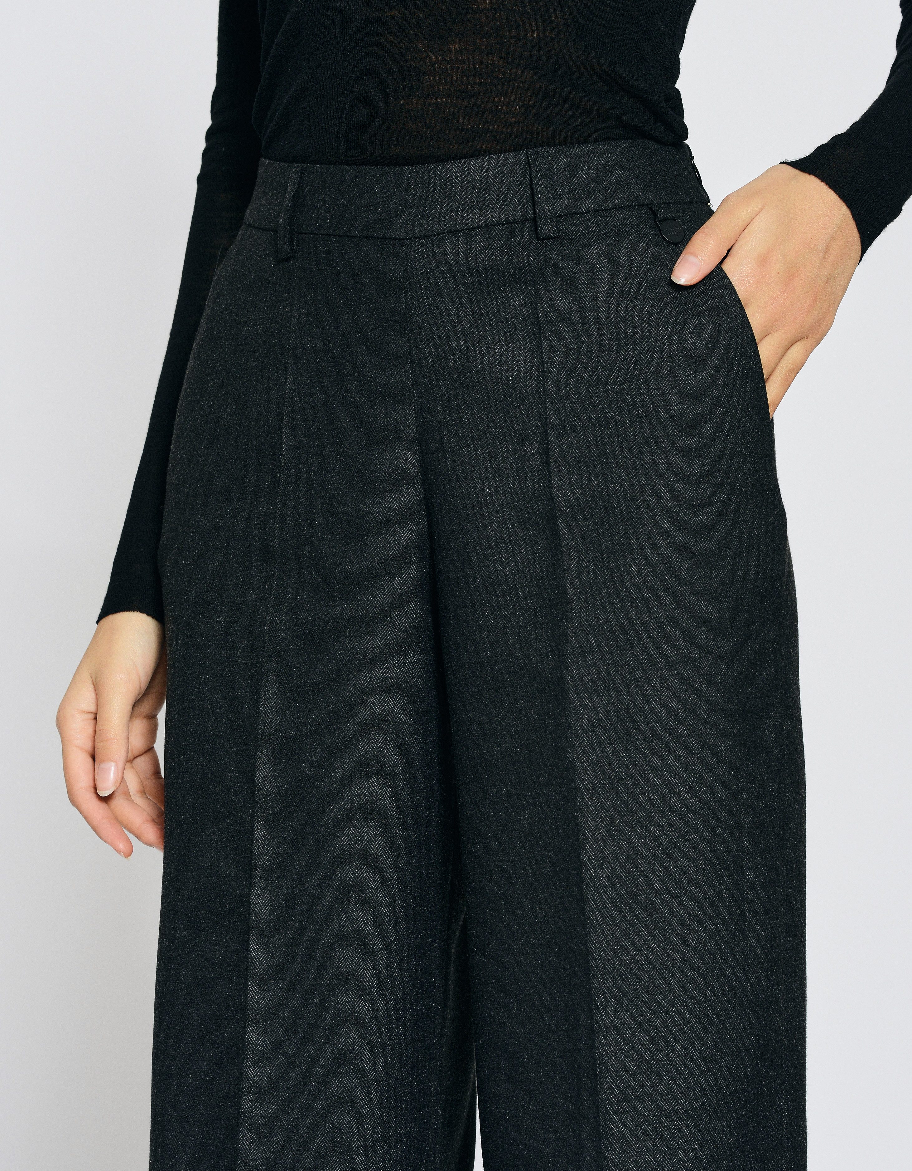 GANG Pantalon met vouw 94JOANA met een opschrift op de band