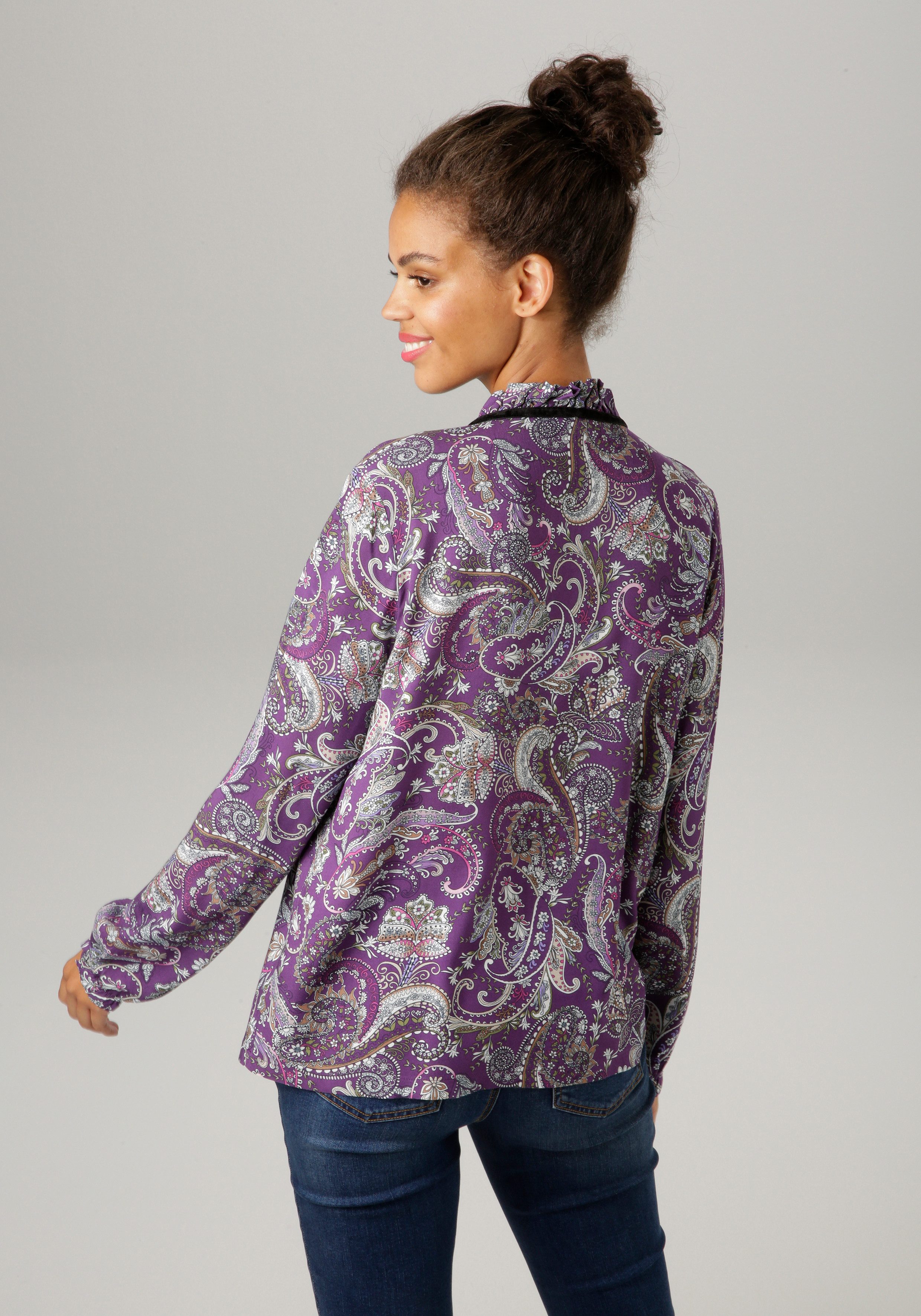 Aniston CASUAL Blouse zonder sluiting met royaal paisleydessin