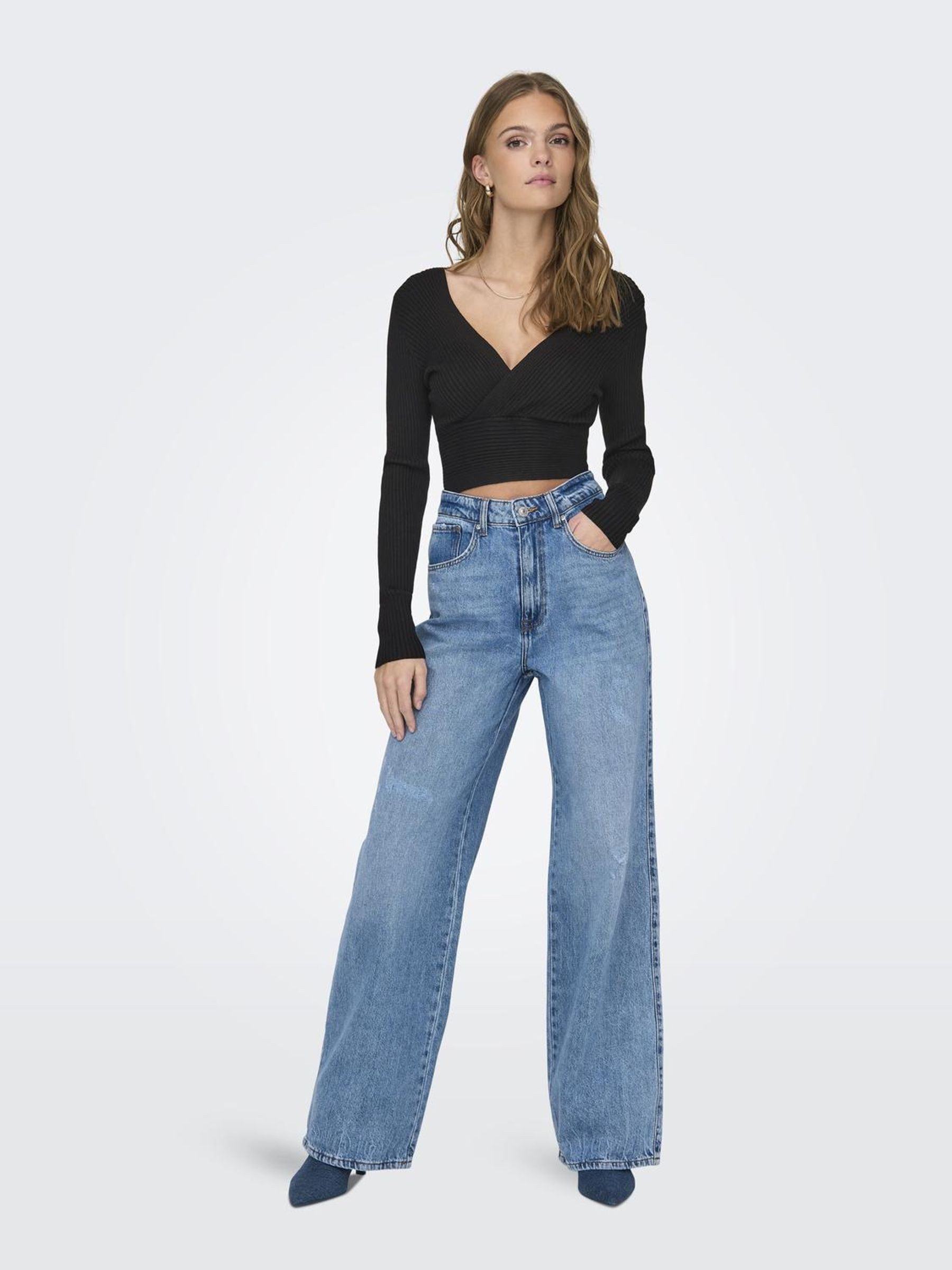 Only Trui met V-hals ONLHONOR LS V-NECK CC KNT