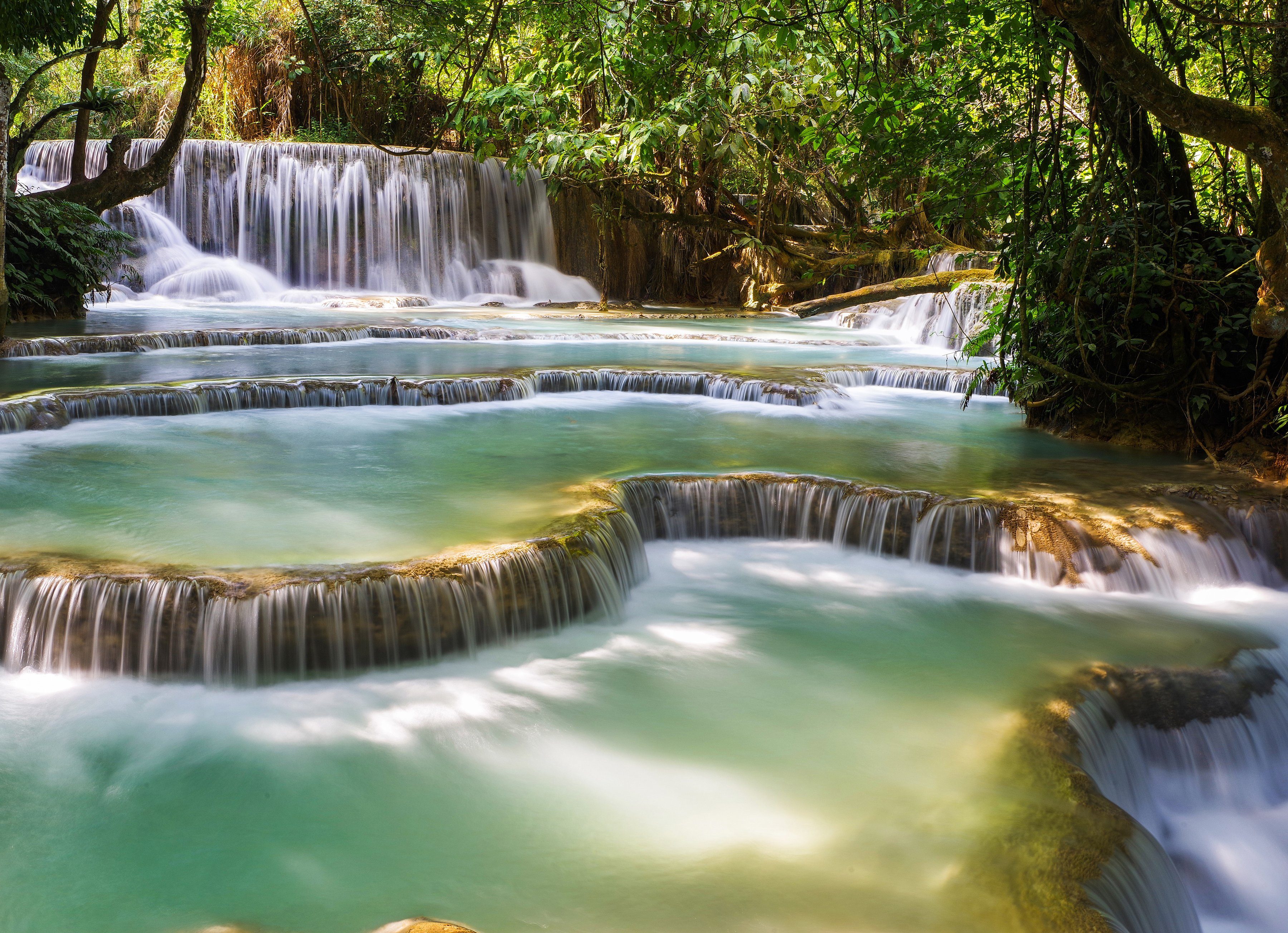 BMD fotobehang Forest Waterfall Laos