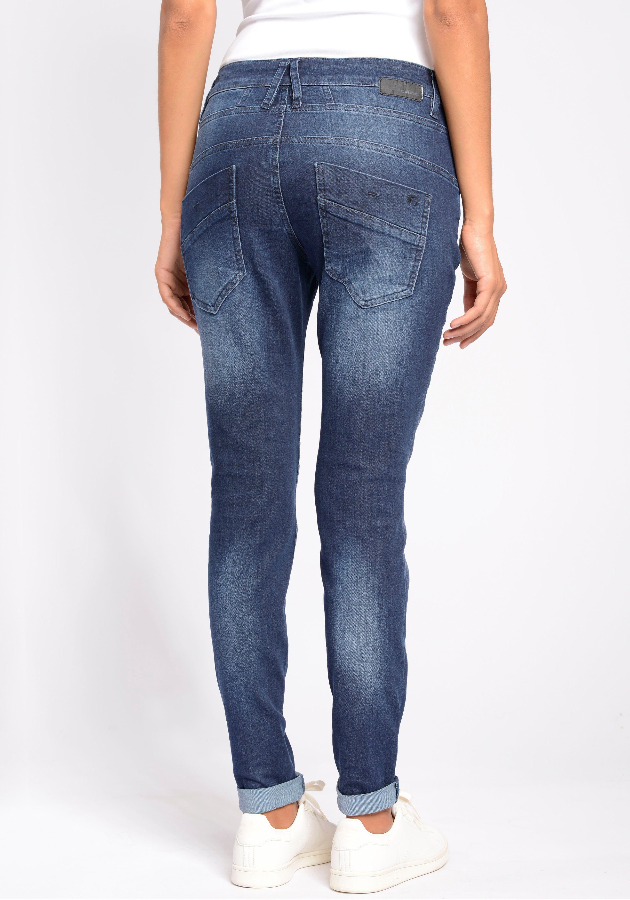 GANG Slim fit jeans 94New Georgina met karakteristieke figuurnaden in de breedte over het bovenbeen