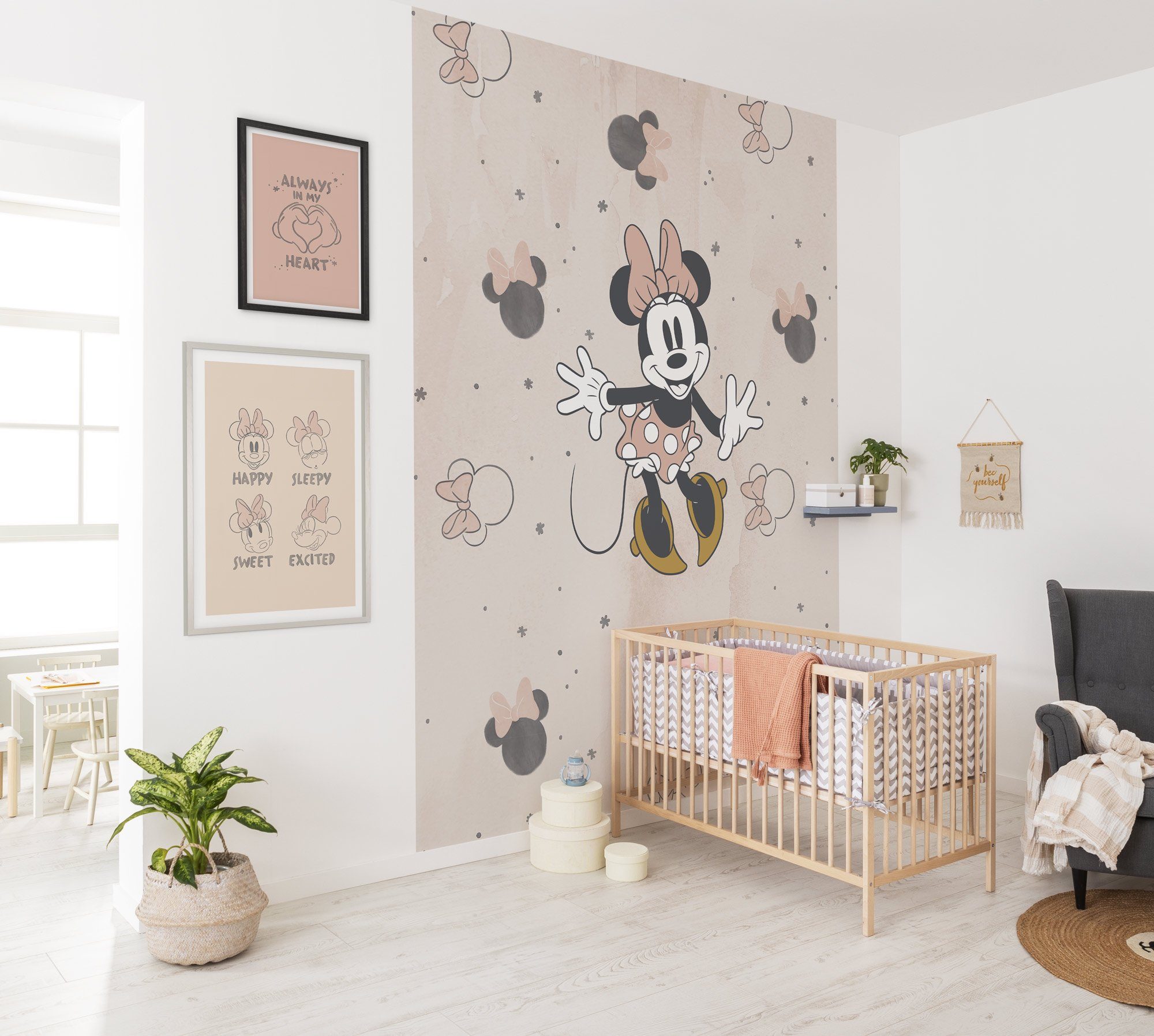 Komar Vliesbehang Digitale print vlies - Minnie Party Mouse - Afmeting 200 x 250 cm (1 stuk)
