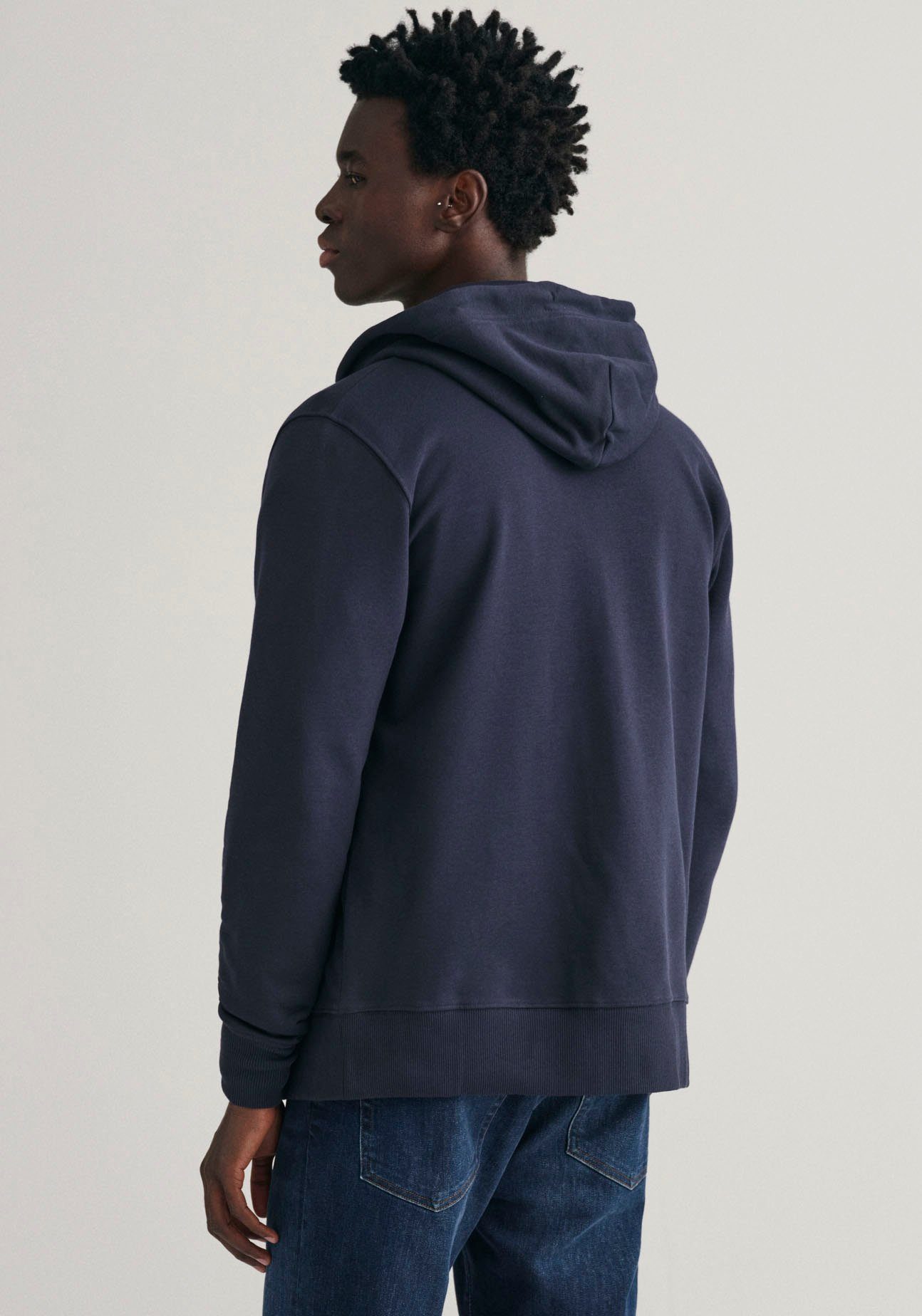 Gant Capuchonsweatvest REG SHIELD FULL ZIP HOODIE met logoborduursel op borsthoogte