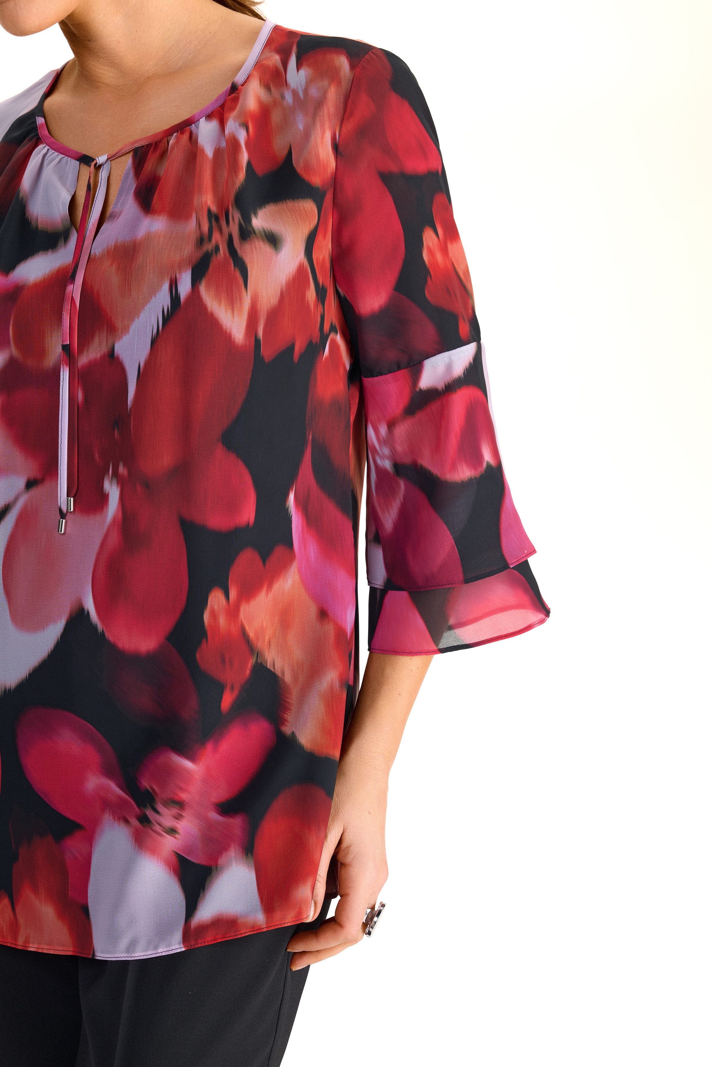 HERMANN LANGE Collection Gedessineerde blouse met een bloemmotief