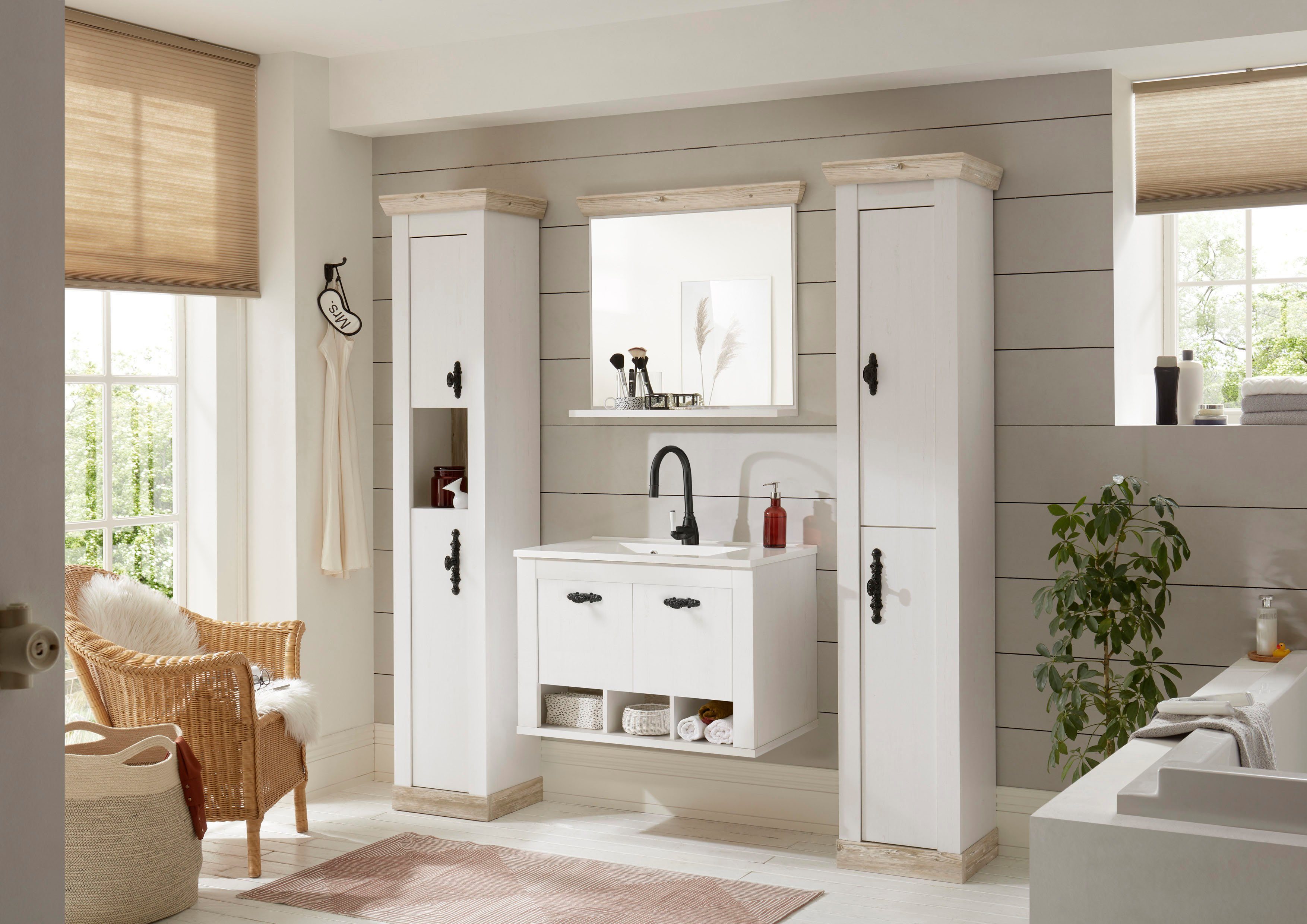 Home affaire Hoge kast Florenz, badkamerkast in landhuisstijl, kast met metalen handgrepen