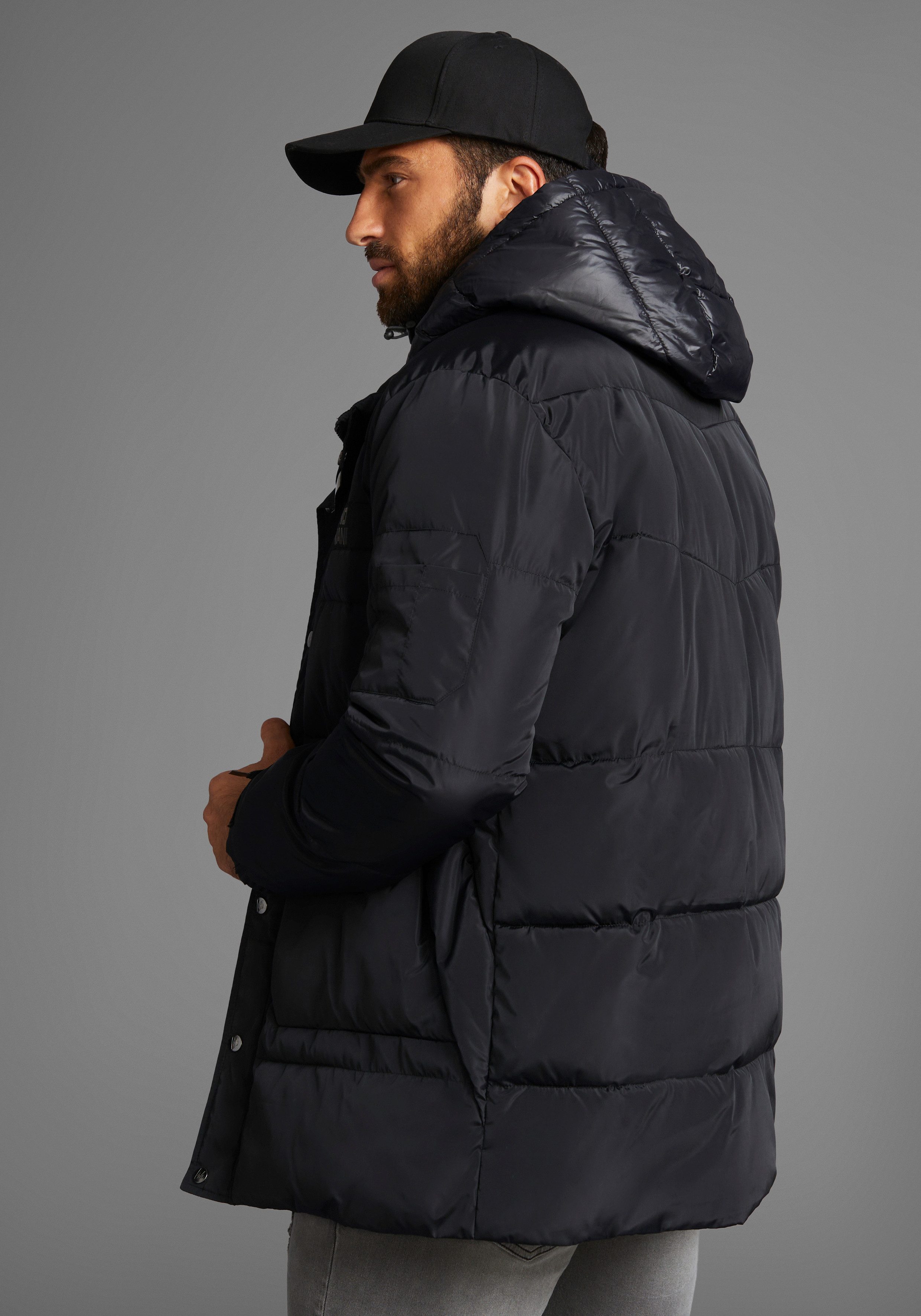 Bruno Banani Winterjack warm materiaal hoge kraag verstelbare capuchon
