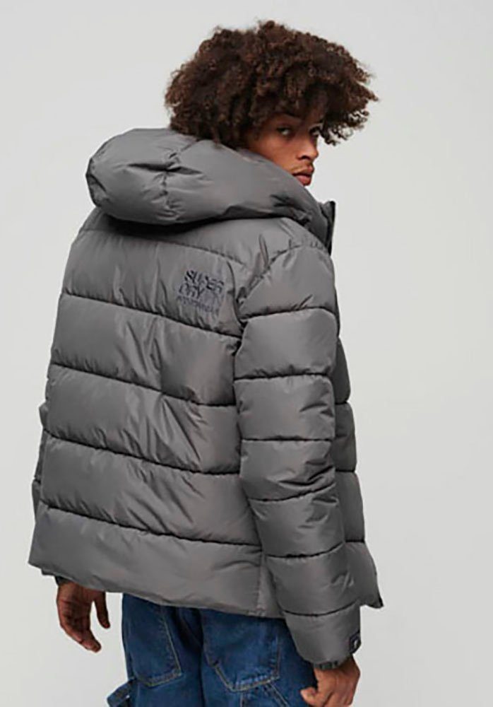Superdry Gewatteerde jas HOODED SPORTS PUFFR JACKET met contrastkleurig borduursel