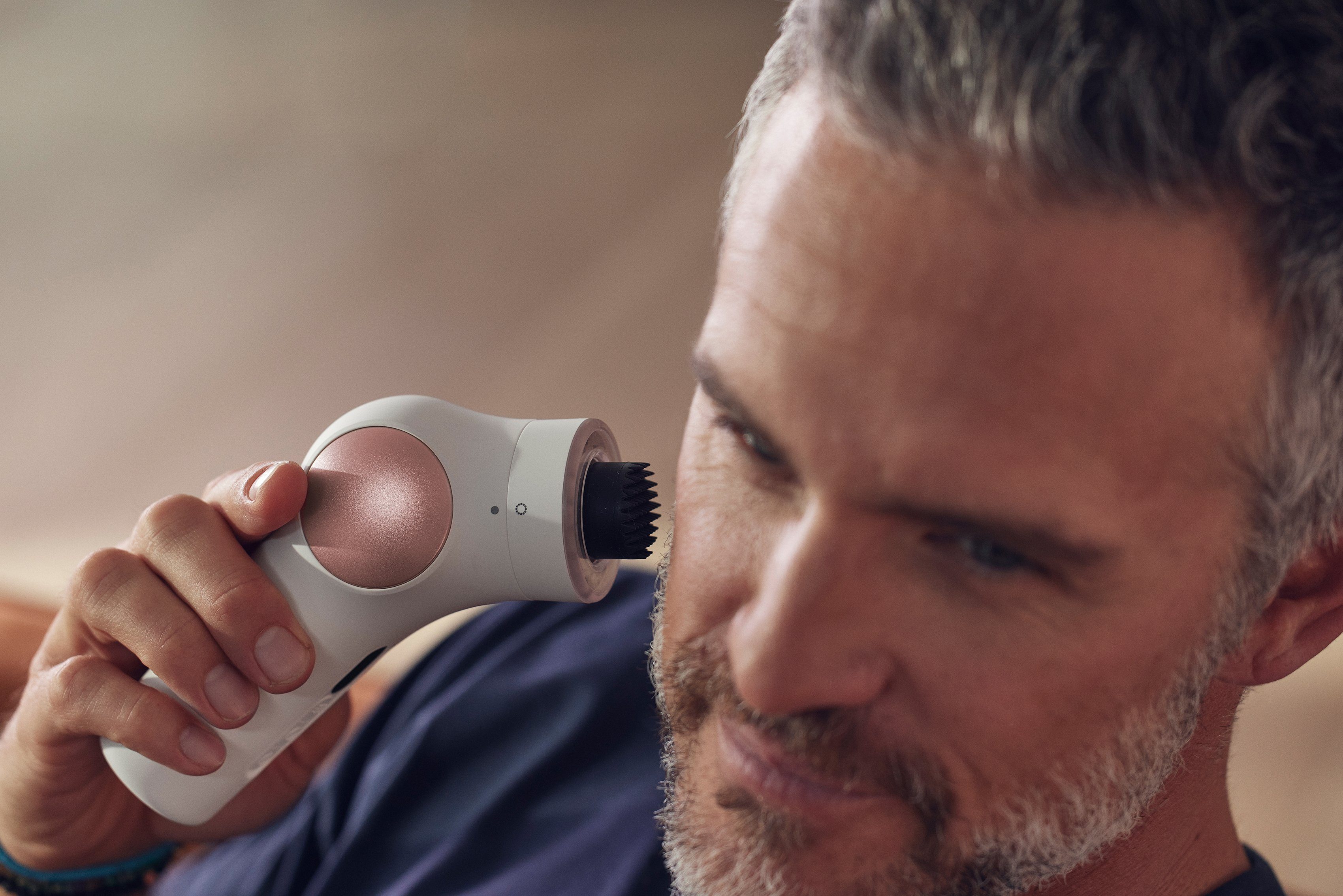 Therabody Gezichtsmassage apparaat TheraFace PRO, prijswinnend all-in-one apparaat voor huidverzorging