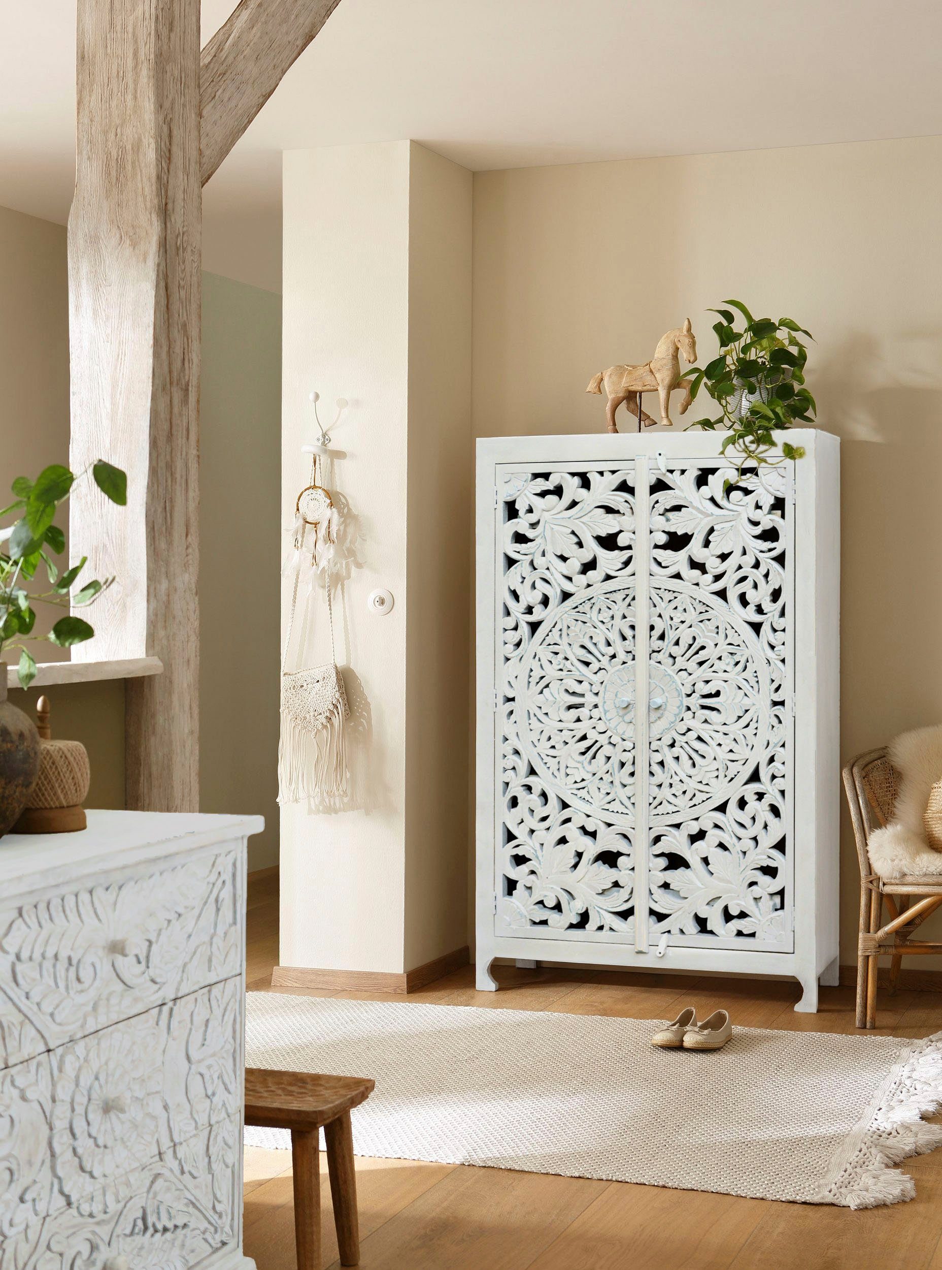 Home affaire Bergkast Kenmare Mangohout, decoratief houtsnijwerk, breedte 100 cm