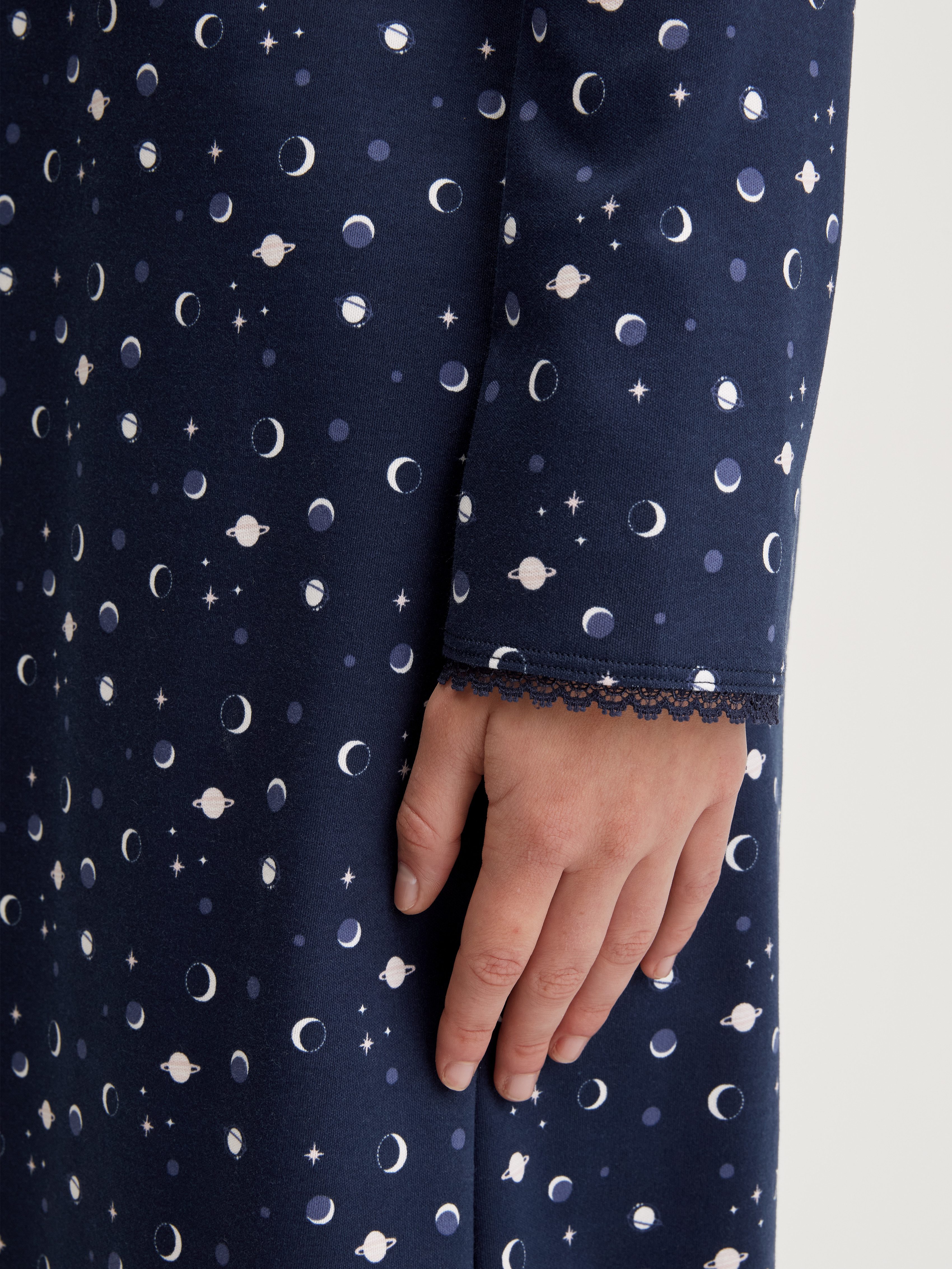 CALIDA Nachthemd Flower Nights comfortabel, pure cotton, lange mouw, knoopsluiting, ronde hals-uitsnijding