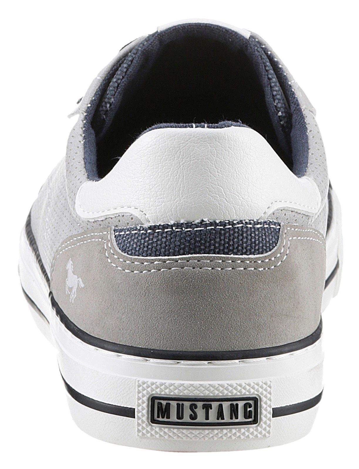 Mustang Shoes Sneakers , vrijetijdsschoen, lage schoen, veterschoen met zijlijke perforatie