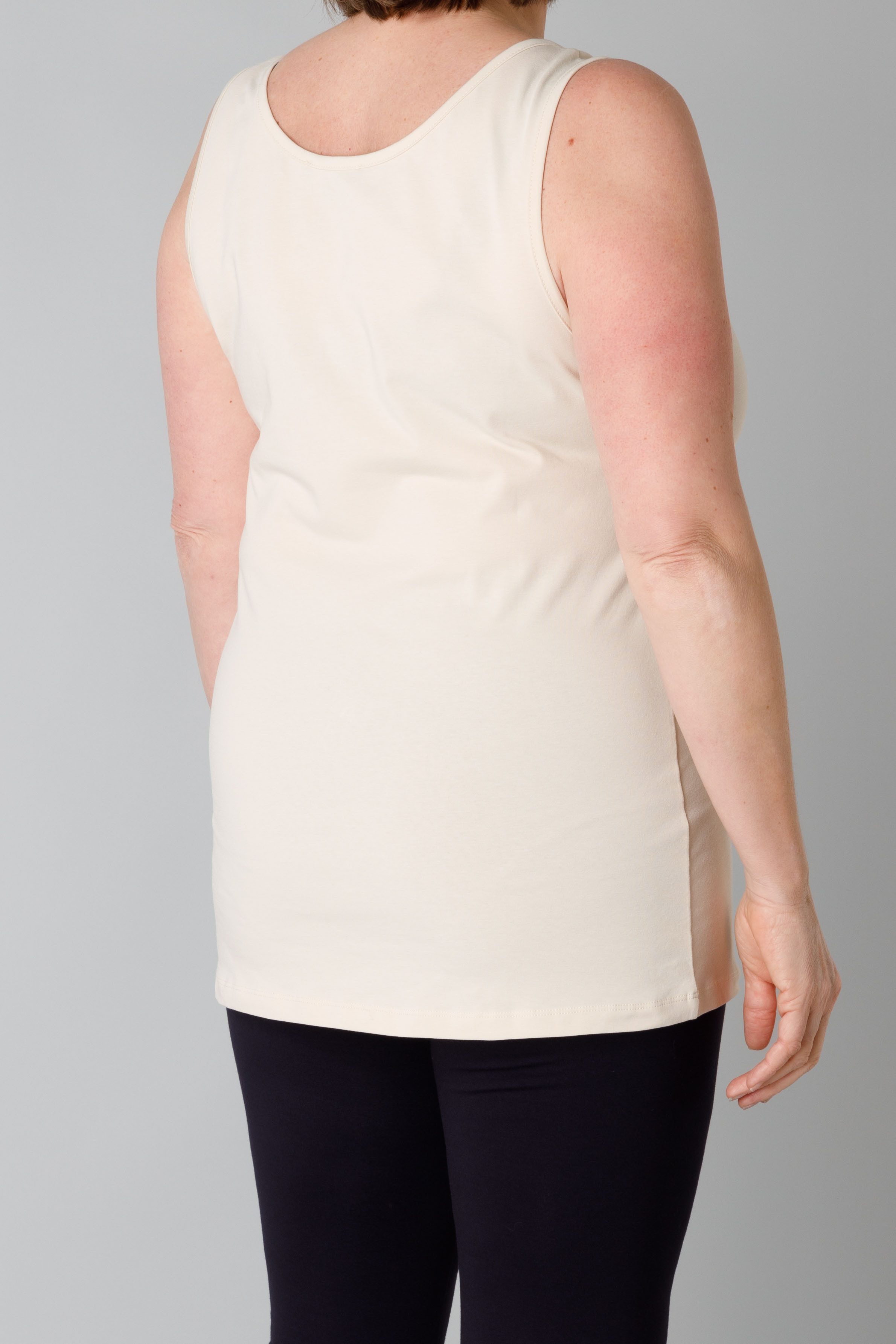 Base Level Curvy Tanktop in grote maten