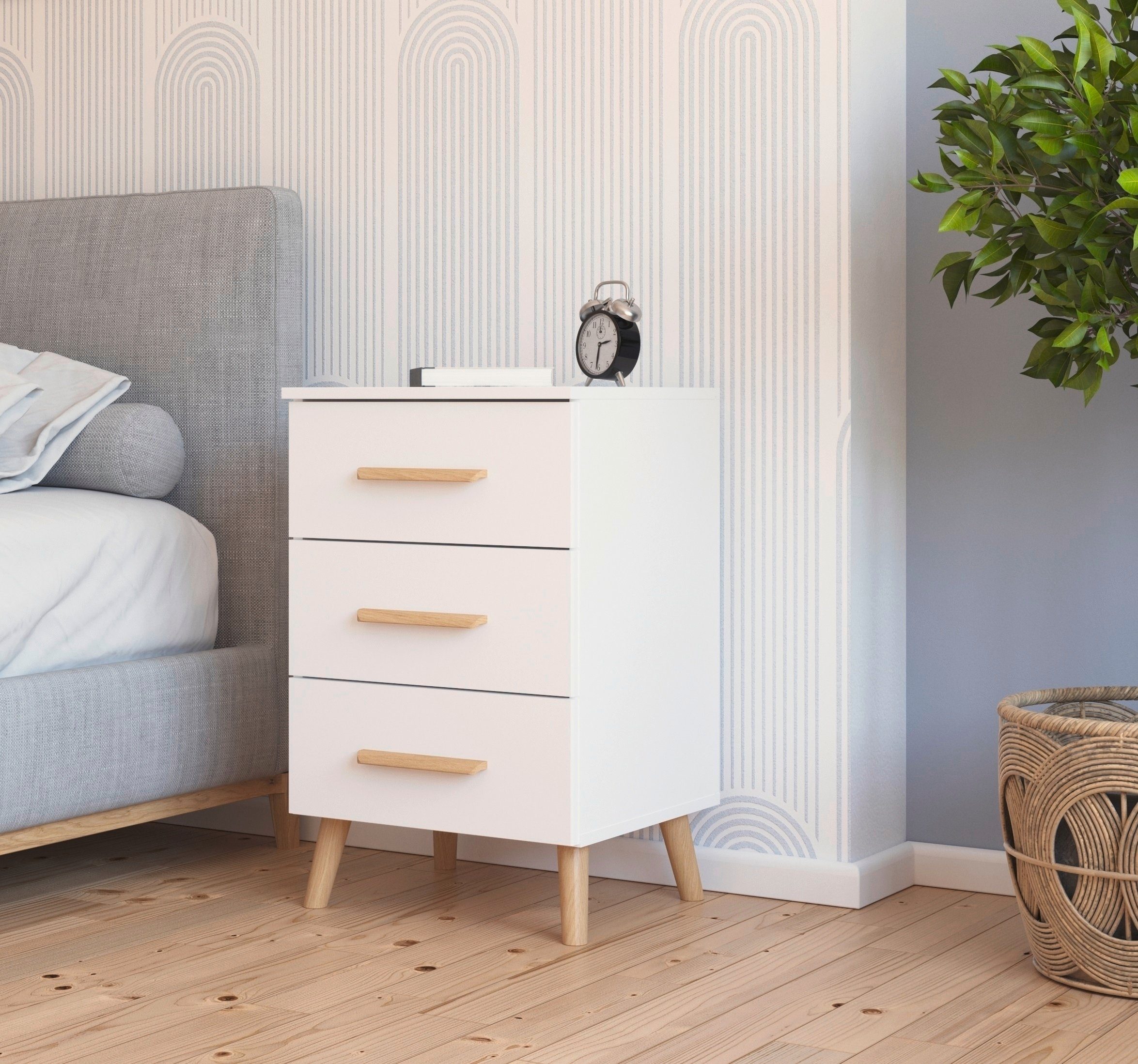 rauch Nachtkastje Skandi by Aditio met massief houten grepen, 3 laden met soft-closefunctie
