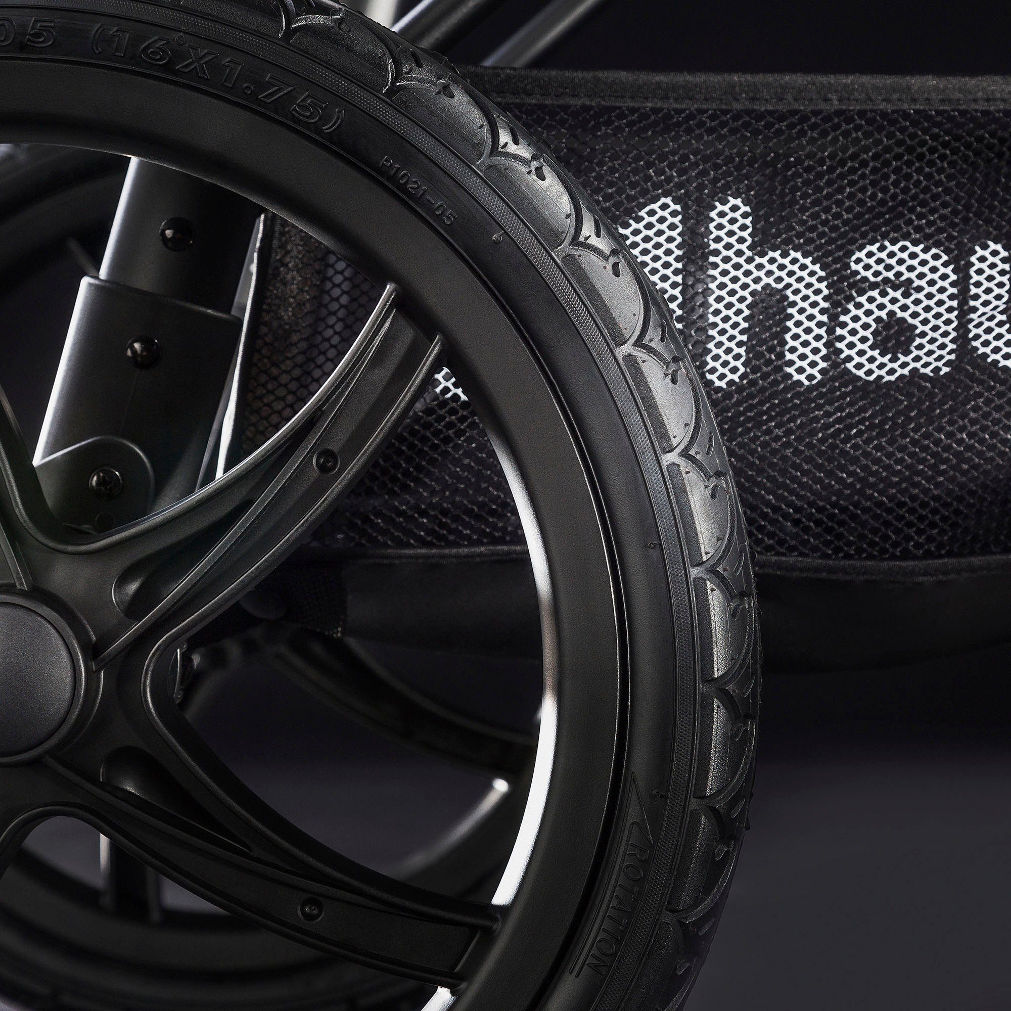 Hauck Kinderwagen met drie wielen Runner black/neon yellow met draaibaar en vergrendelbaar voorwiel