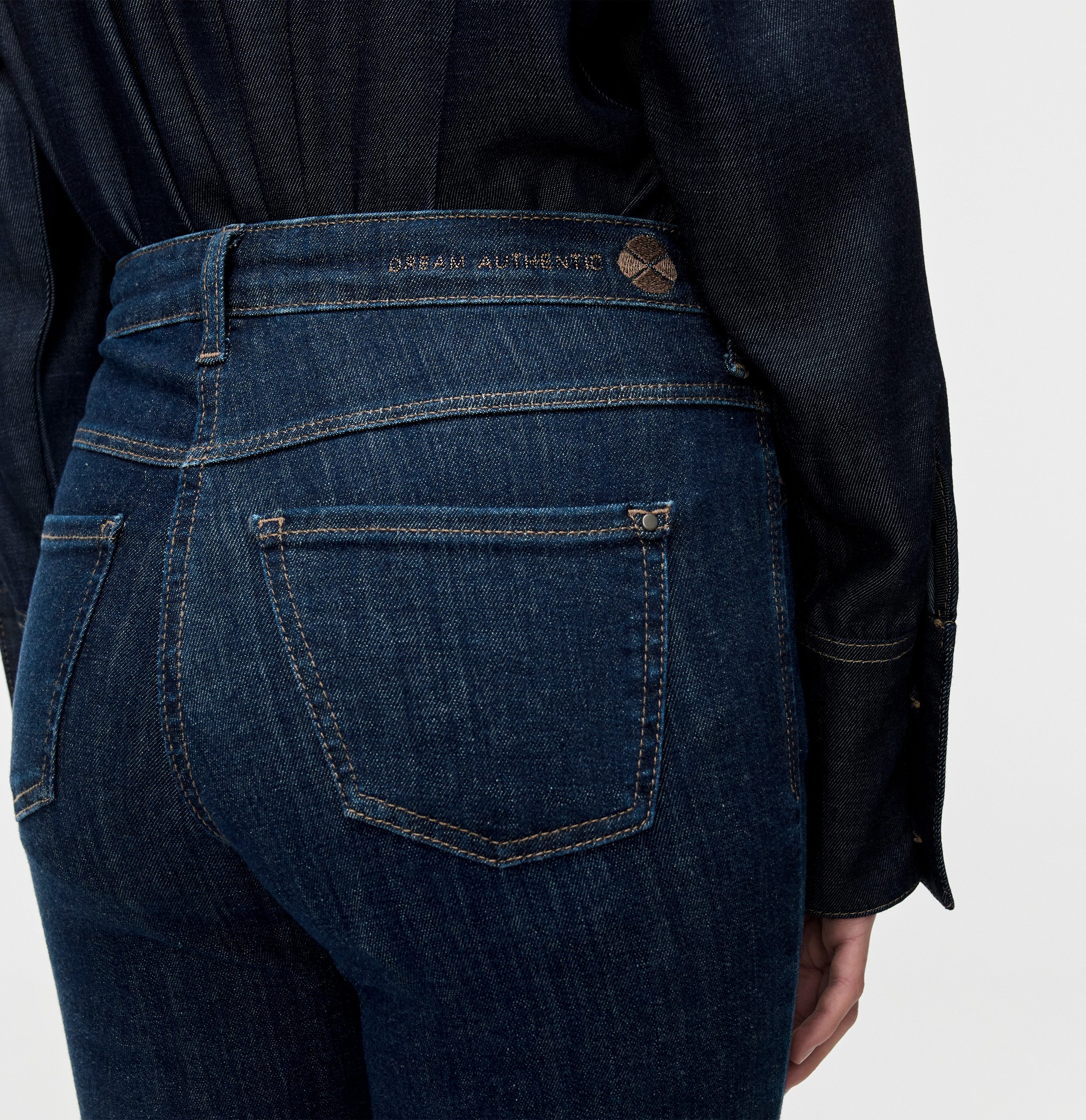 MAC Bootcut jeans Dream-Boot Recht belijnd met iets uitlopende pijpen